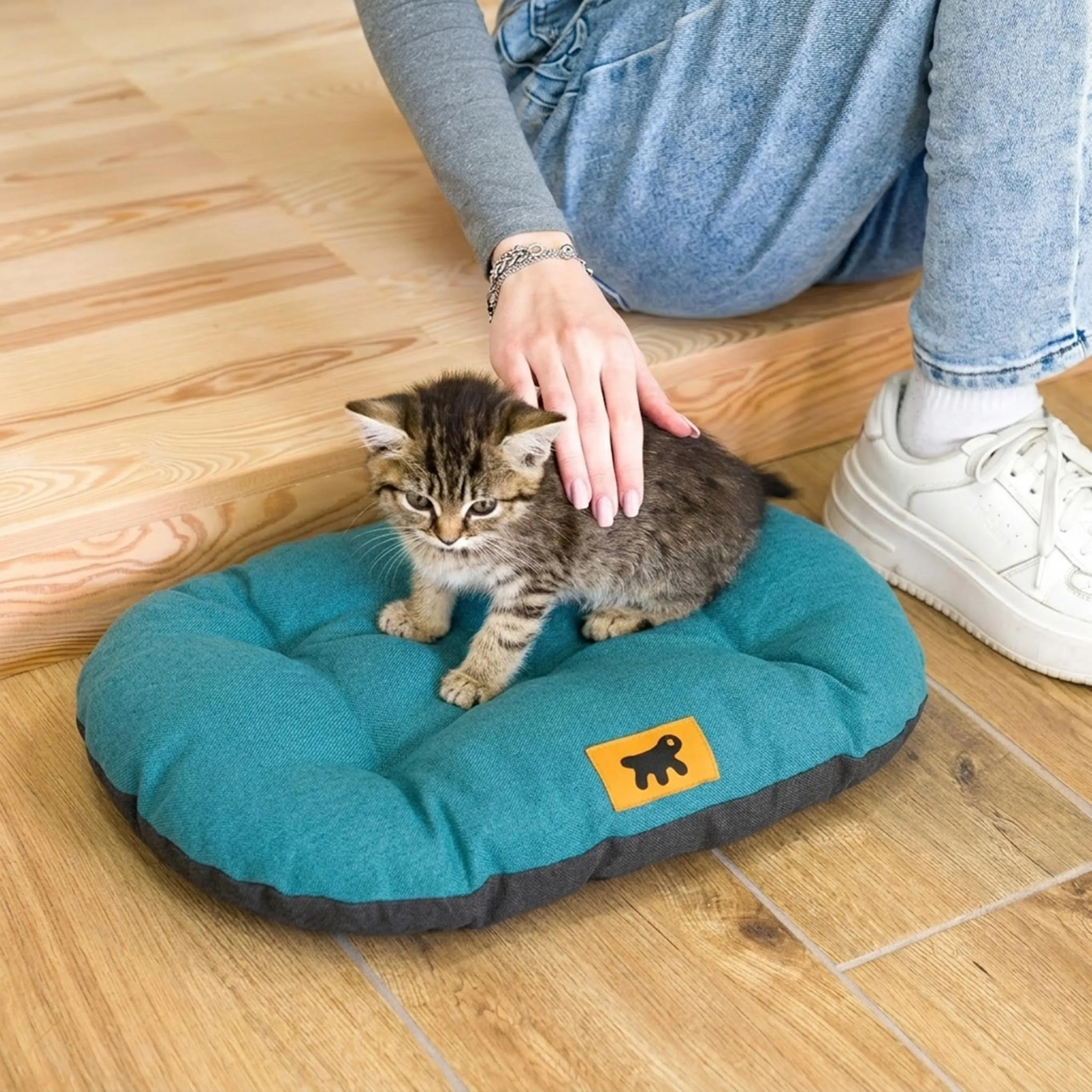 Ferplast Cuccia Cane Relax, Cuscino in Cotone Imbottito per Cani e Gatti, 43 x 30 cm, Turchese - immagine 2
