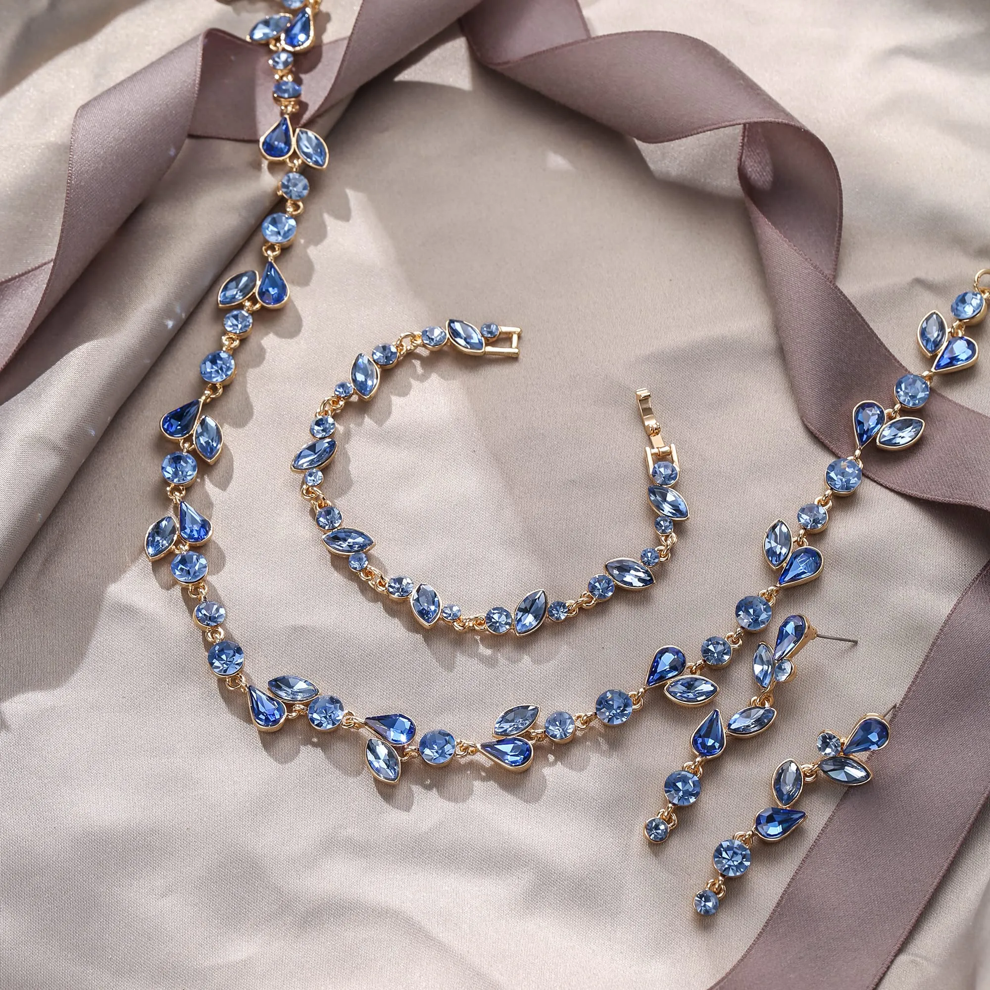 EVER FAITH Set di gioielli in cristallo marquisa e rotondo taglio a foglia con collana, orecchini e bracciale da donna, marrone oro - immagine 3