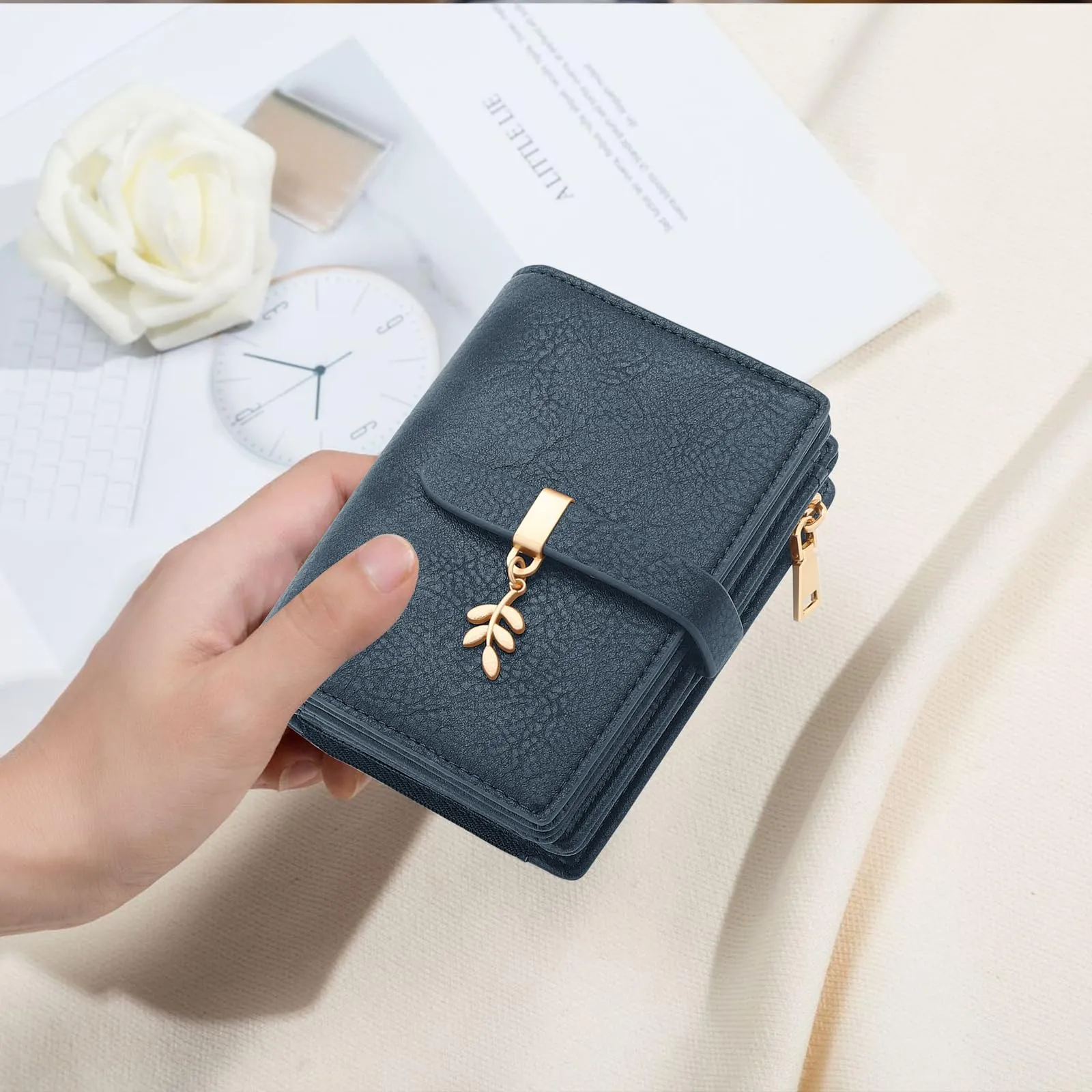 HNOOM Portafoglio Donna Piccolo in Pelle PU, Formato Corto con Protezione RFID, Cerniera Portamonete e 19 Slot per Carte (Blu) - immagine 6