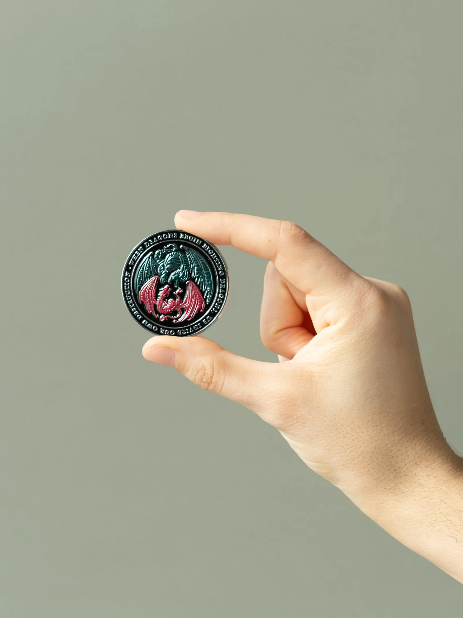 Grupo Erik House of Dragon Set 4 Spille Smaltate con Scatola Regalo - immagine 2