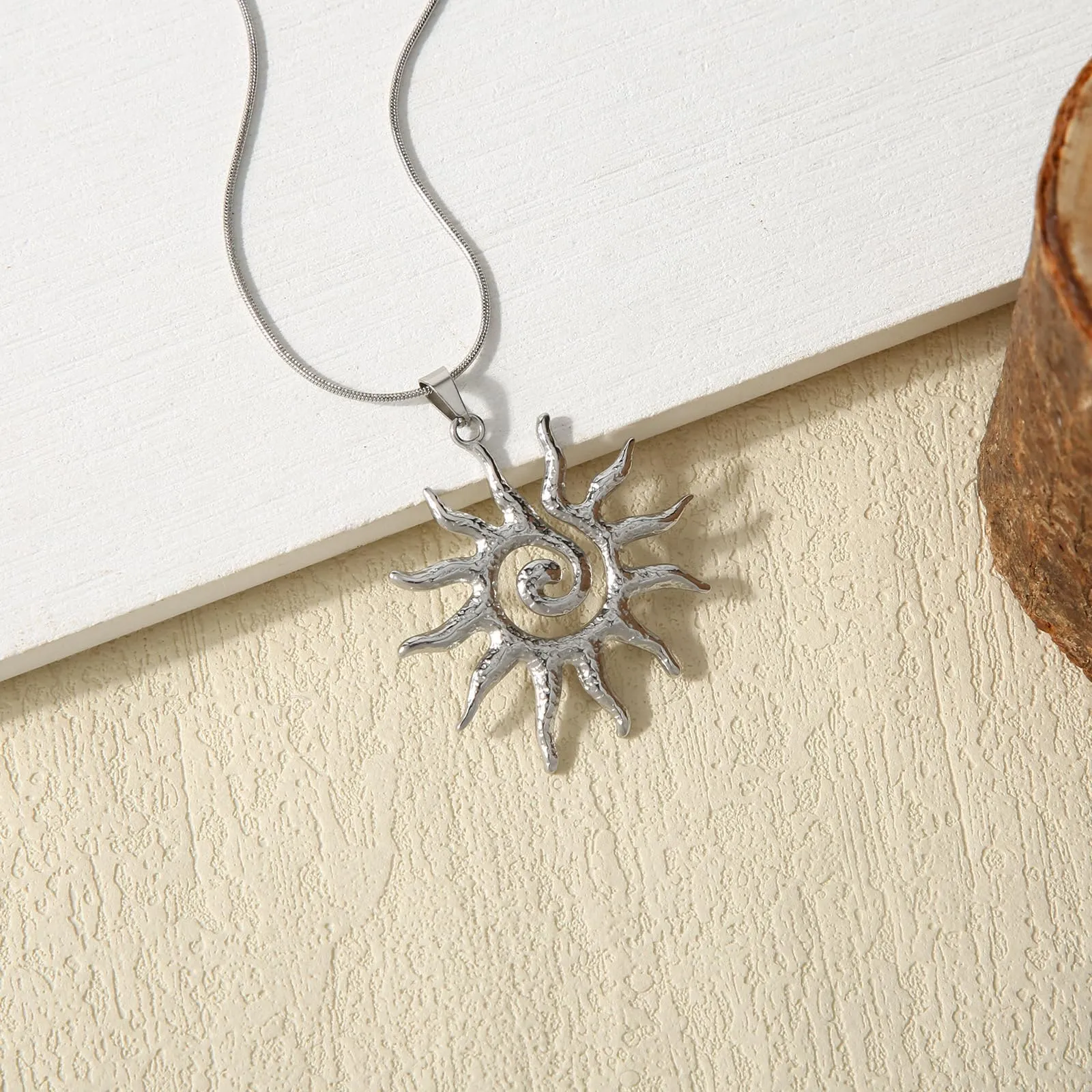 Mikovivi Collana con Ciondolo Sole in Acciaio Inossidabile Argento per Donna - immagine 3