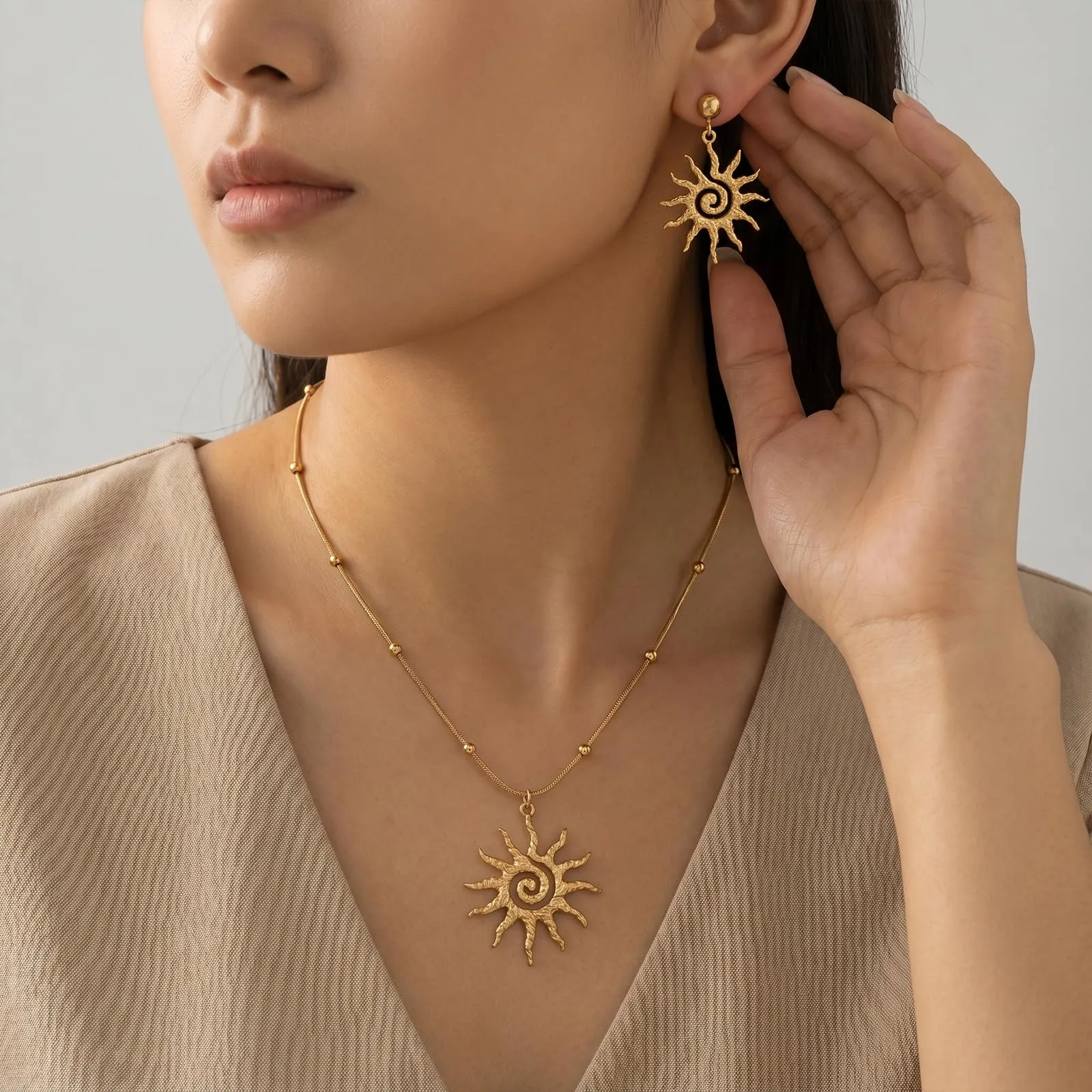 Mikovivi Collana Sole Color Oro in Acciaio al Titanio per Donna - immagine 7