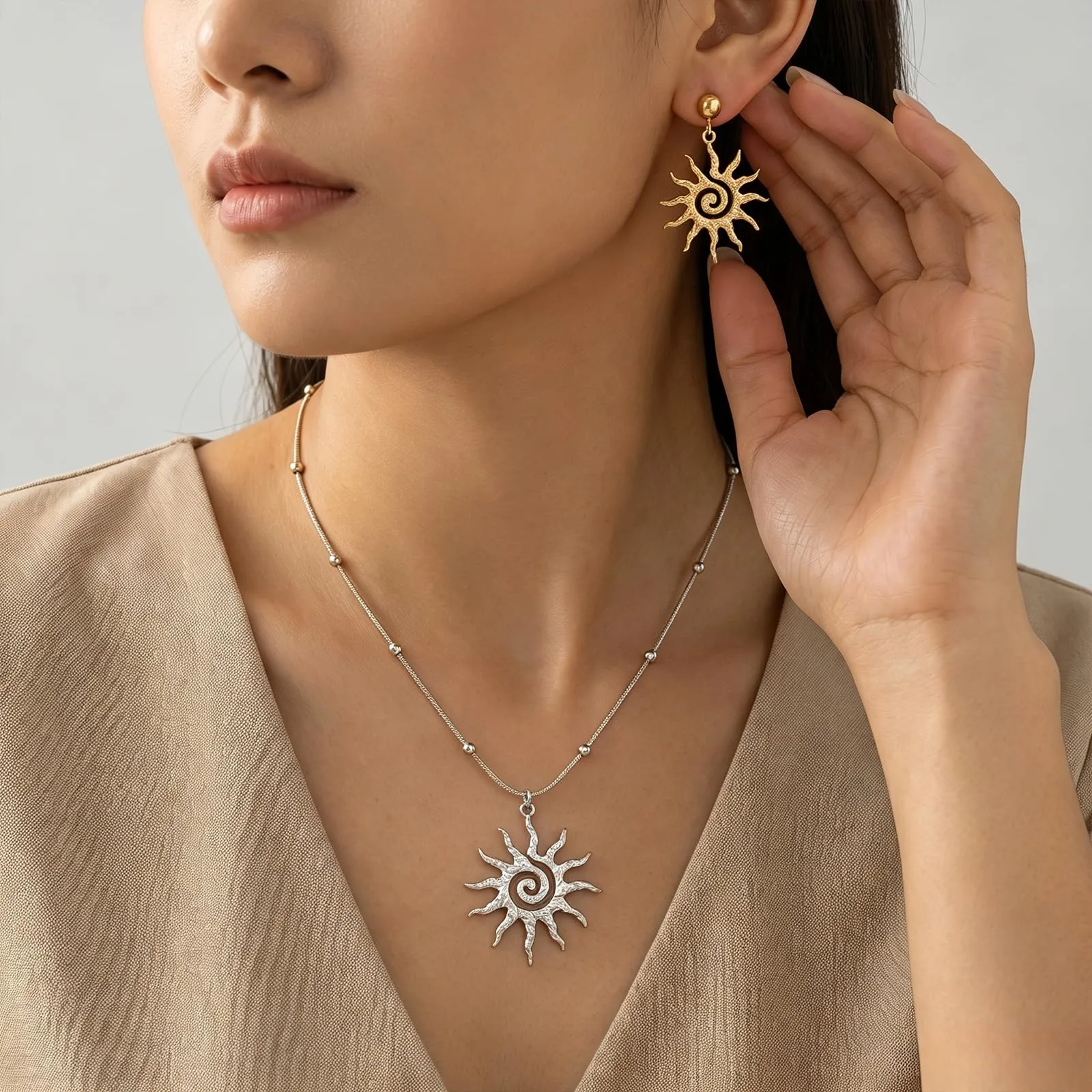 Mikovivi Collana Sole in Acciaio al Titanio Color Argento per Donna - immagine 7