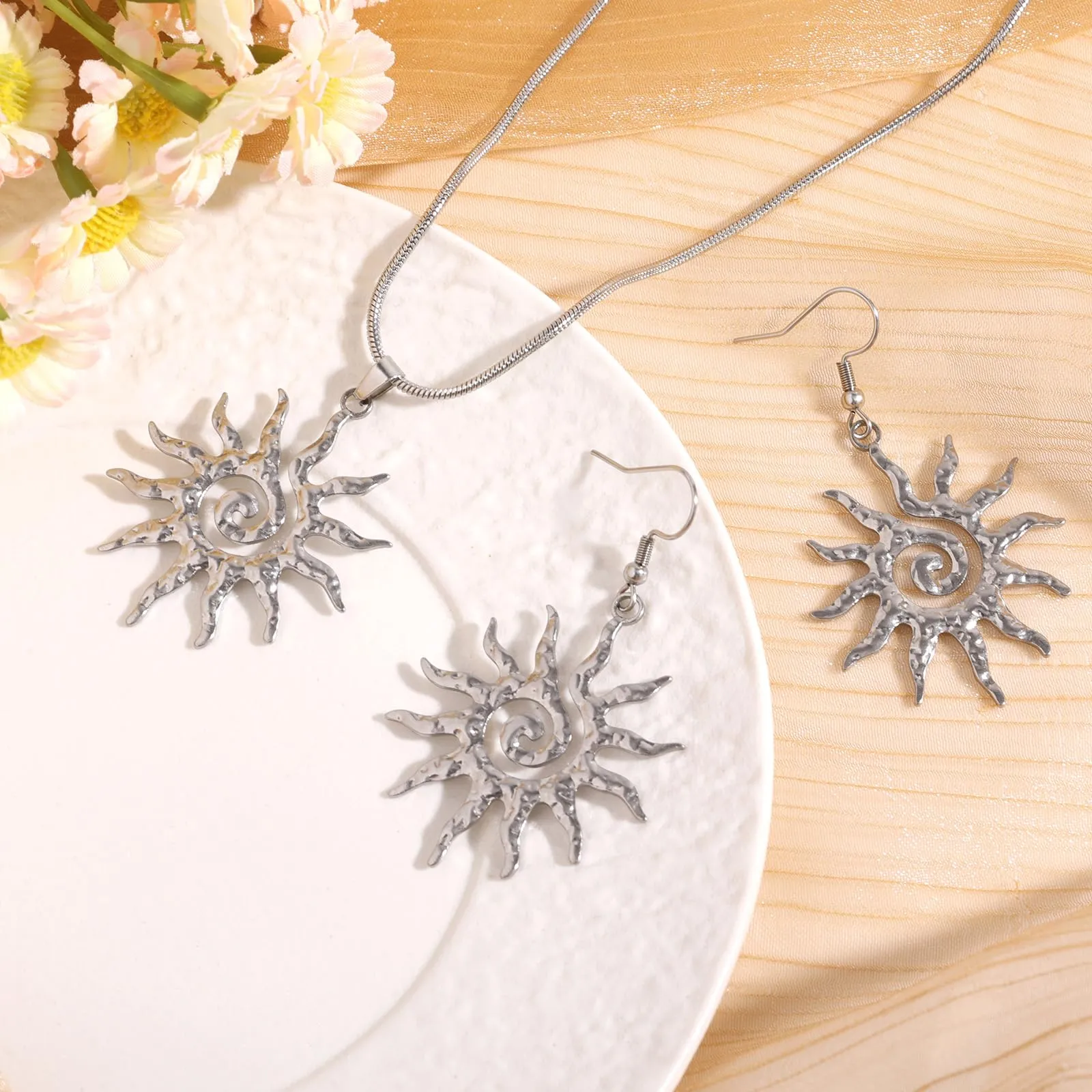 Mikovivi Set Gioielli Raggio Sole Tono Argento, Collana e Orecchini Pendenti in Acciaio Inossidabile - immagine 3