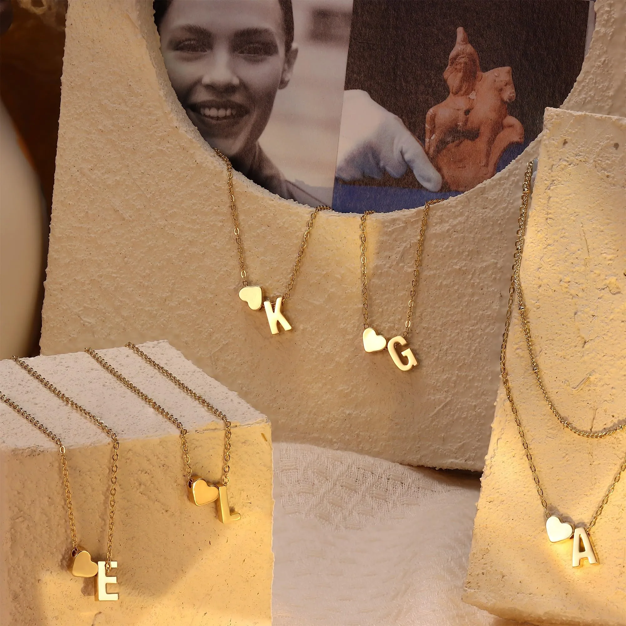 BodyBonita Collana con Cuore Iniziale a Strati Placcata in Oro 16K con Monogramma Personalizzato per Donna - immagine 6