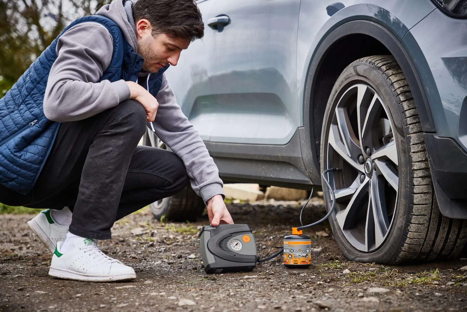 OSRAM TYREseal Kit Essential - Sigillante per Pneumatici 450 ml e Gonfiatore Analogico, TPMS Safe, Custodia Inclusa - immagine 10