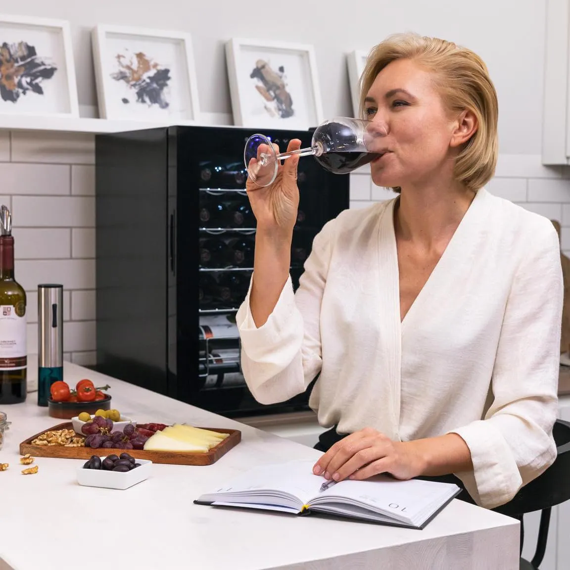 Cecotec Bolero GrandSommelier 2050 Black Compressor Wine Cooler, 20 Bottles, 5-18ºC, Touch Control - immagine 3