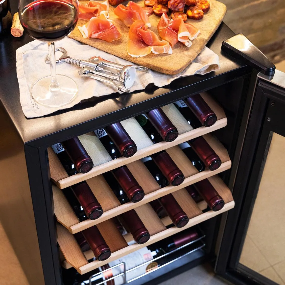 Cecotec Bolero GrandSommelier 2050 Inox Frigorifero per Vini 24 Bottiglie - immagine 9