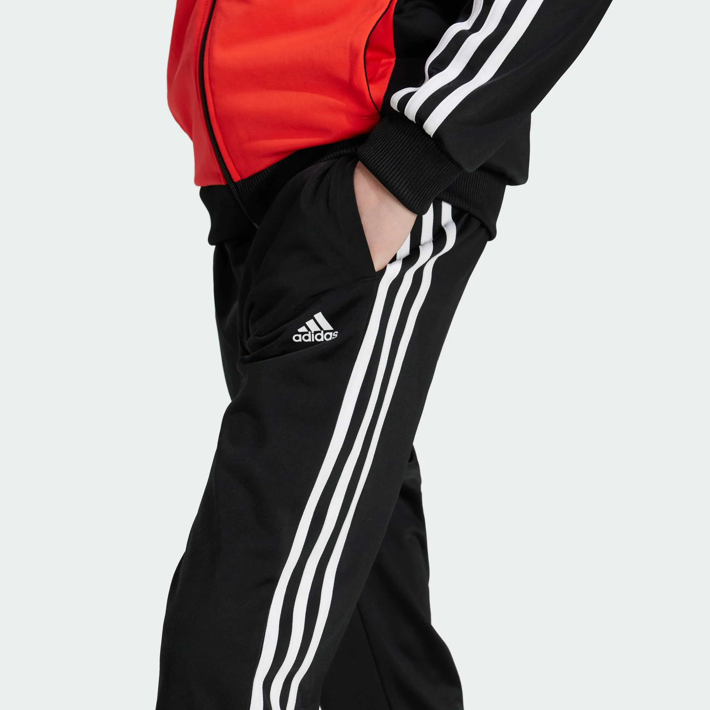 adidas Bambini Essentials 3-Stripes Tiberio Track Suit, Black/Bright Red/White, 15-16 Years - immagine 2