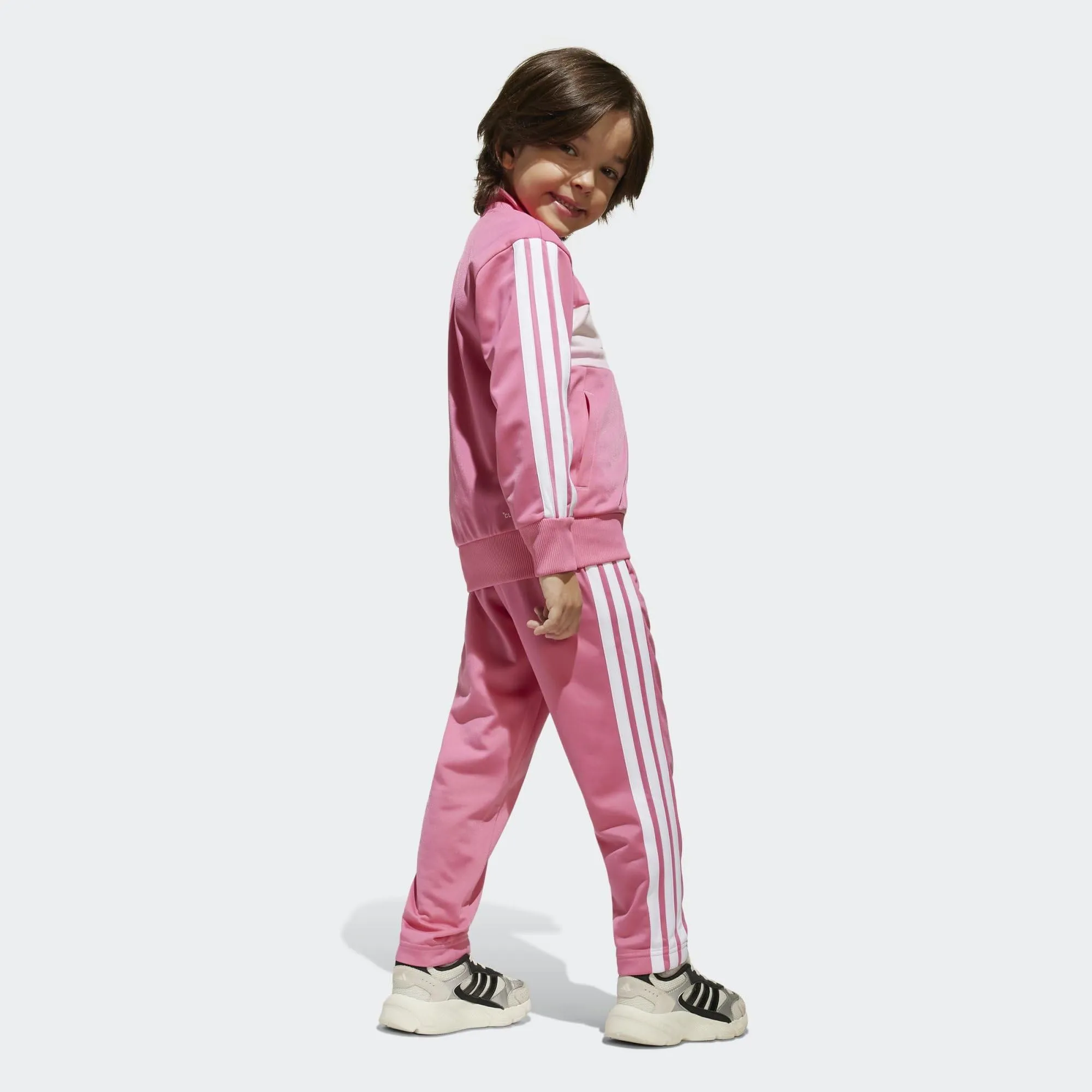 adidas Bambini Seasonal Essentials Tiberio 3 Stripes Tricot Tracksuit, Pink Fusion/White/Clear Pink, 3-4 Years - immagine 5