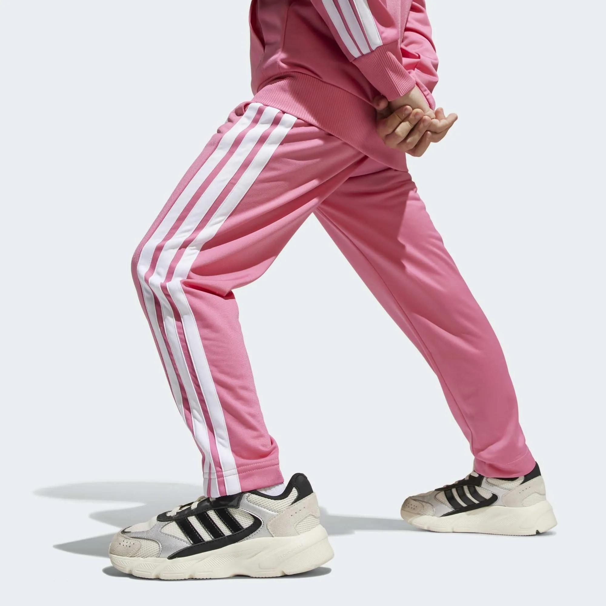 adidas Bambini Seasonal Essentials Tiberio 3 Stripes Tricot Tracksuit, Pink Fusion/White/Clear Pink, 4-5 Years - immagine 8