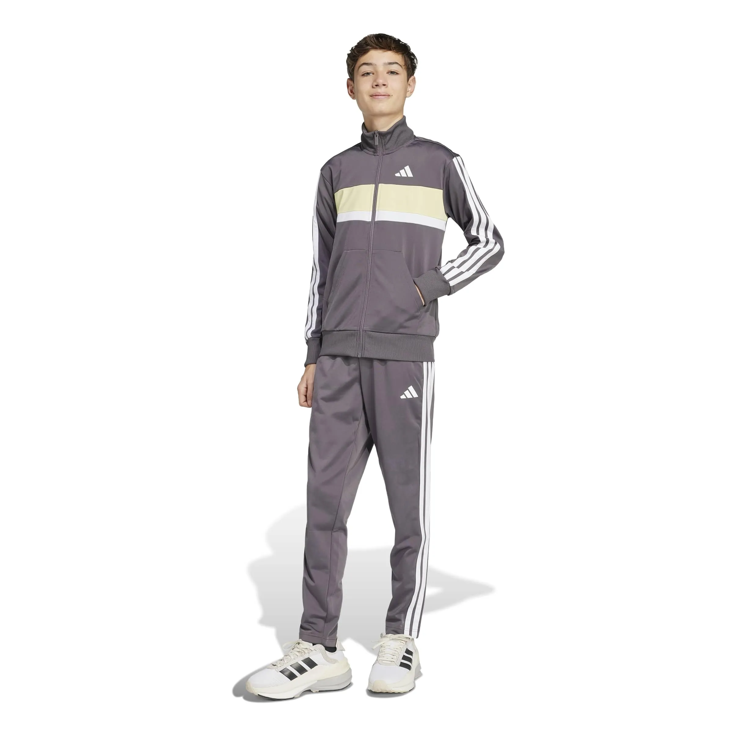 adidas Bambini Seasonal Essentials Tiberio 3 Stripes Tricot Tracksuit, Grey Strata/White/Powder Yellow, 13-14 Years - immagine 3