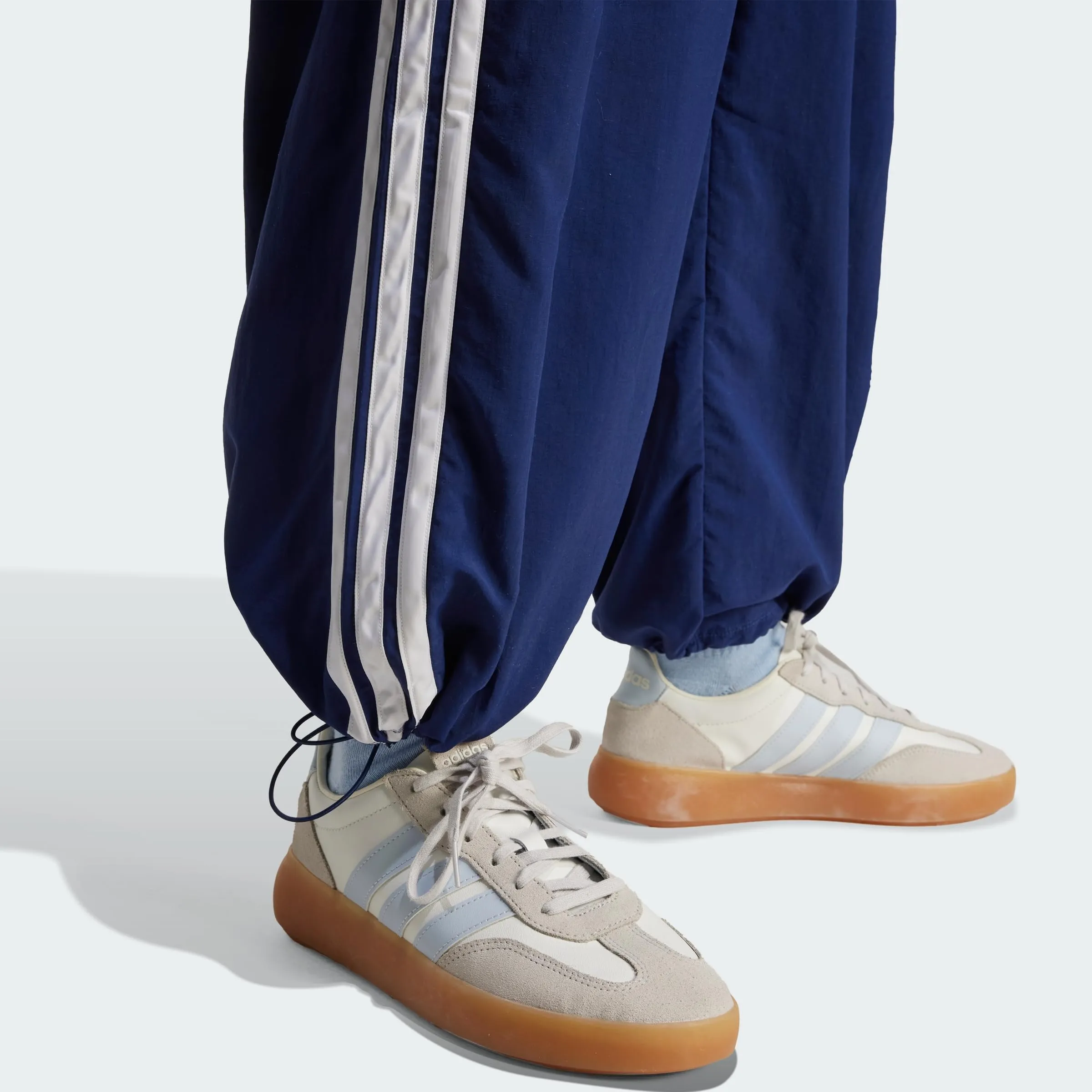adidas Essentials 3-Stripes Lifestyle Woven Parachute Pants, Dark Blue/White, M - immagine 3