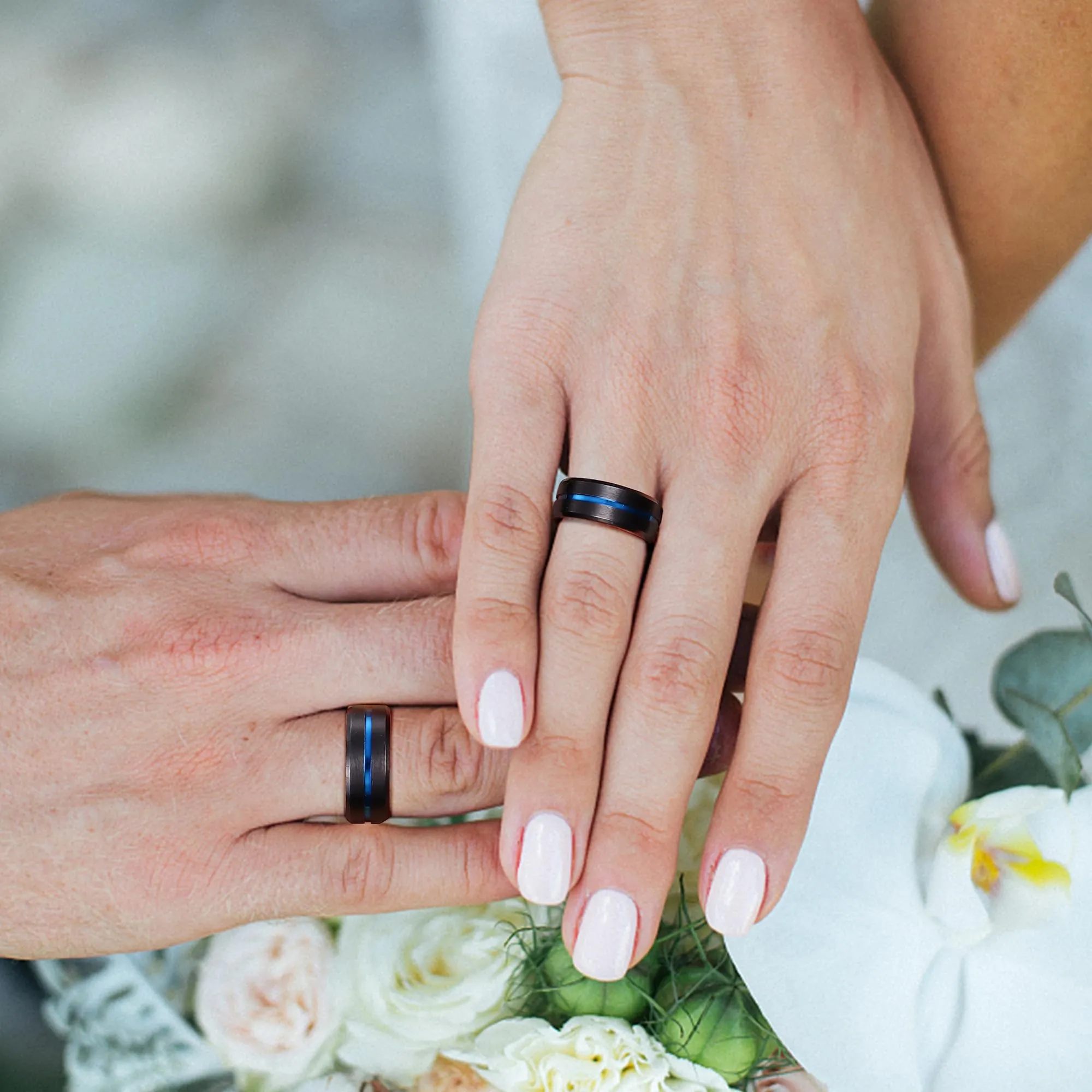 FIOROYAL Anello Uomo in Titanio 8mm Nero con Dettaglio Blu - immagine 3