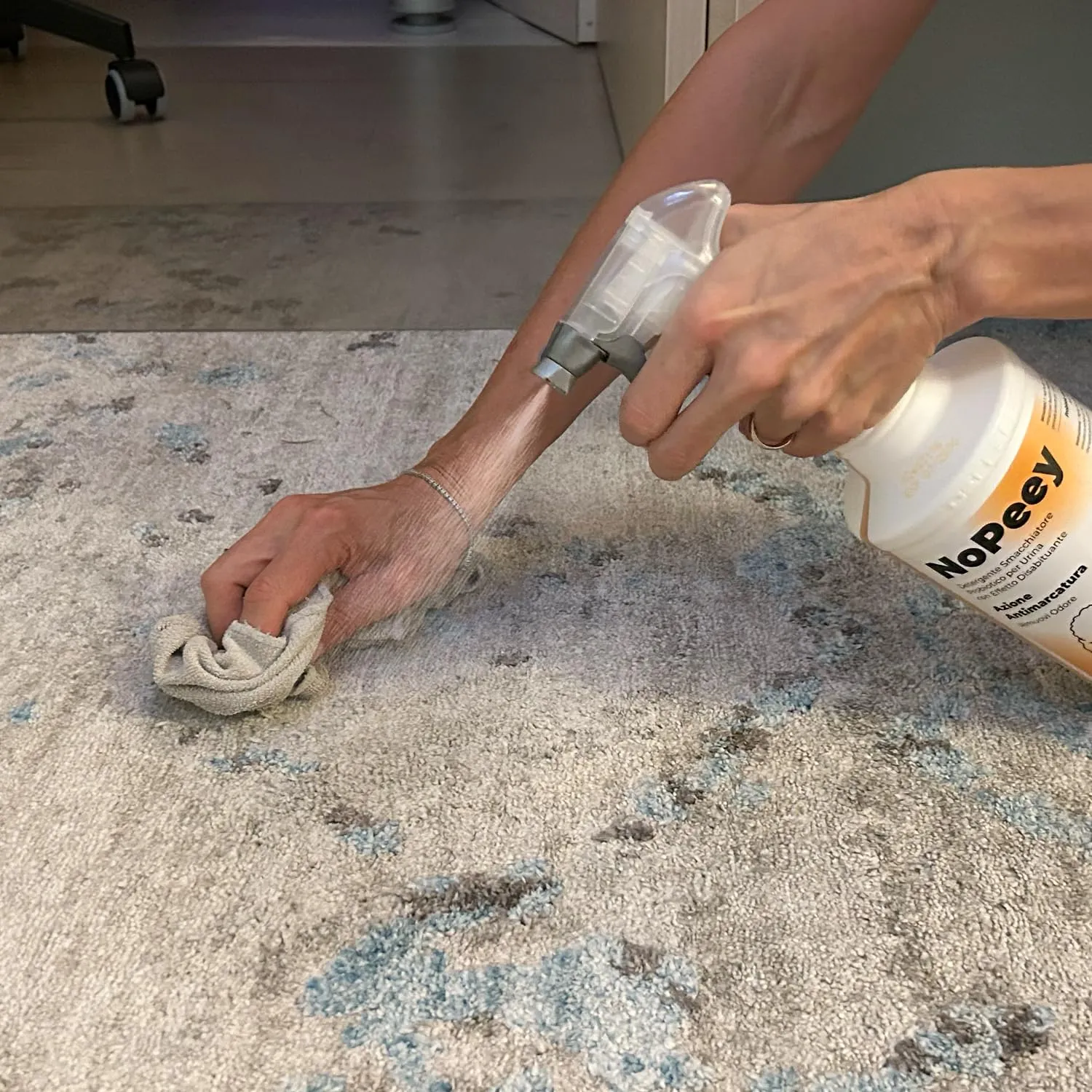 ERRECHOME NoPeey Detergente Urina Cane e Gatto per Tessuti e Superfici, 1 L - immagine 9