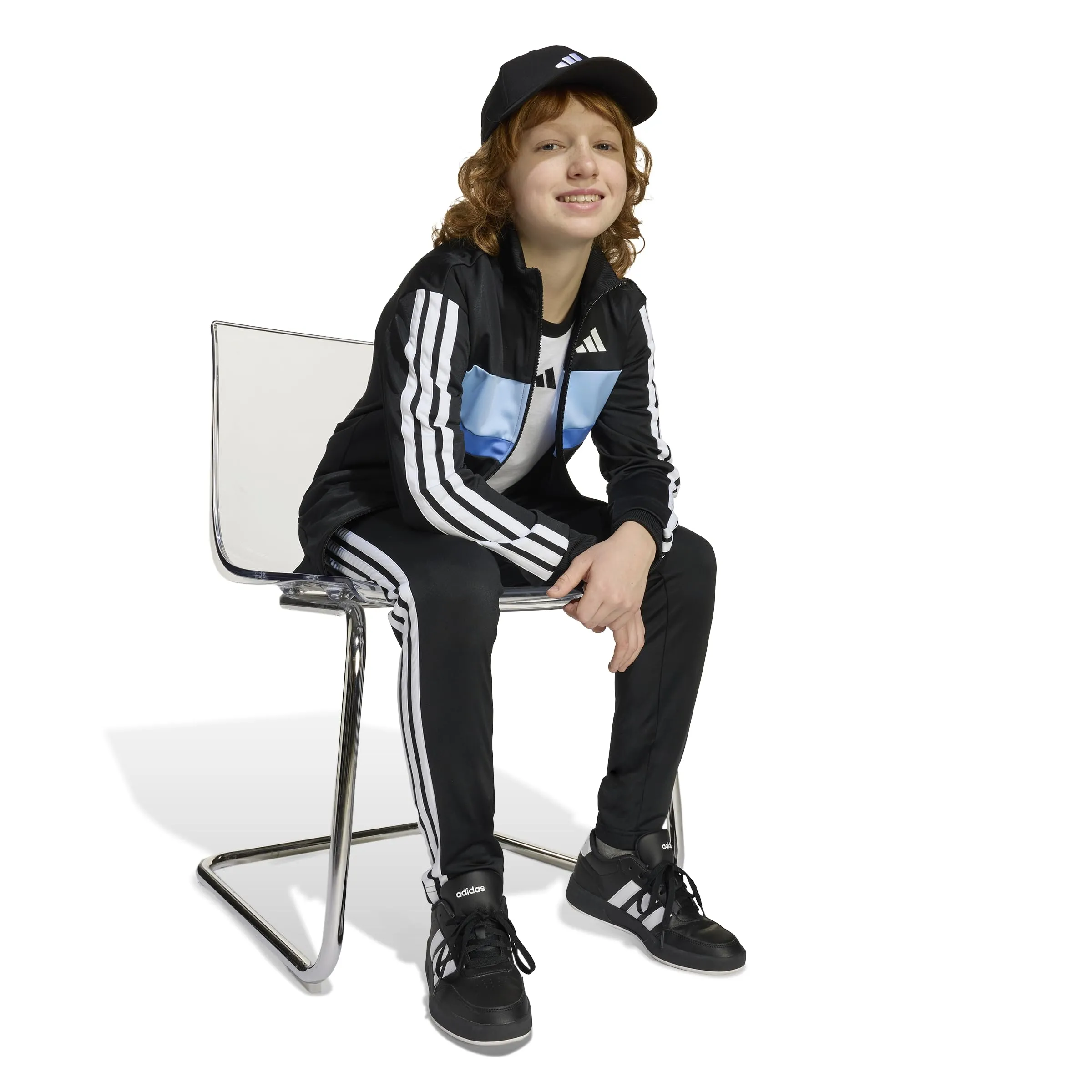 adidas Bambini Seasonal Essentials Tiberio 3 Stripes Tricot Tracksuit, Black/Glow Blue/Blue Fusion/White, 15-16 Years - immagine 4