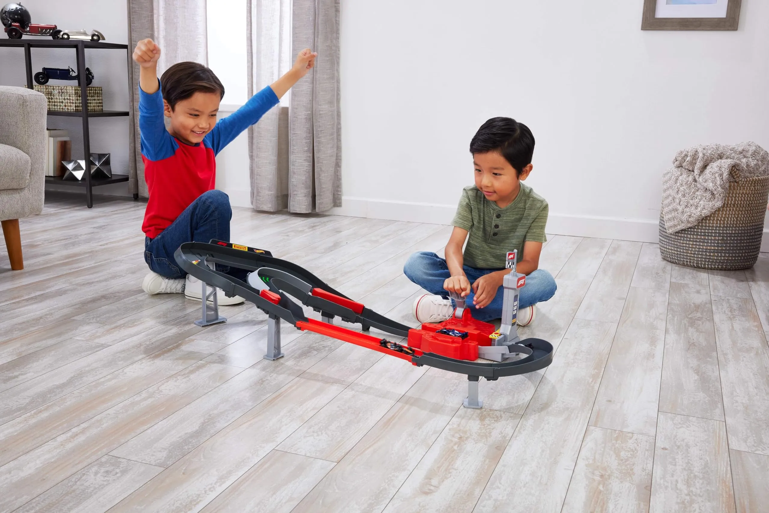 Hot Wheels Racing Formula 1 Circuito Sprint con 3 veicoli 1:64 - immagine 2