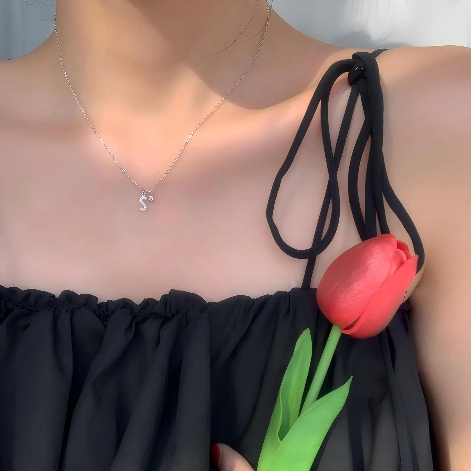 GUOYU Collana Iniziale Lettera in Acciaio Inossidabile e Zirconi per Donne e Ragazze (S) - immagine 3