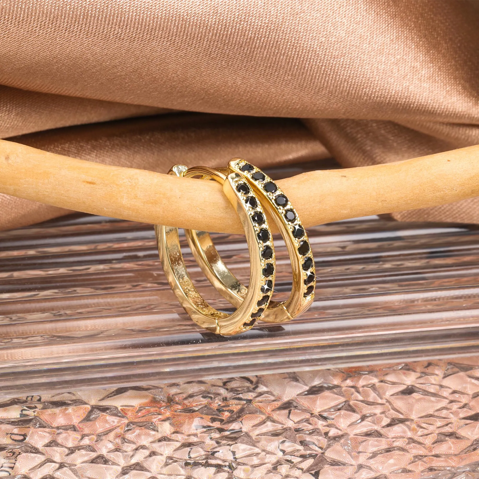 ALEXCRAFT Orecchini a Cerchio Huggie in Oro con Zirconi Neri, E3602 - immagine 6