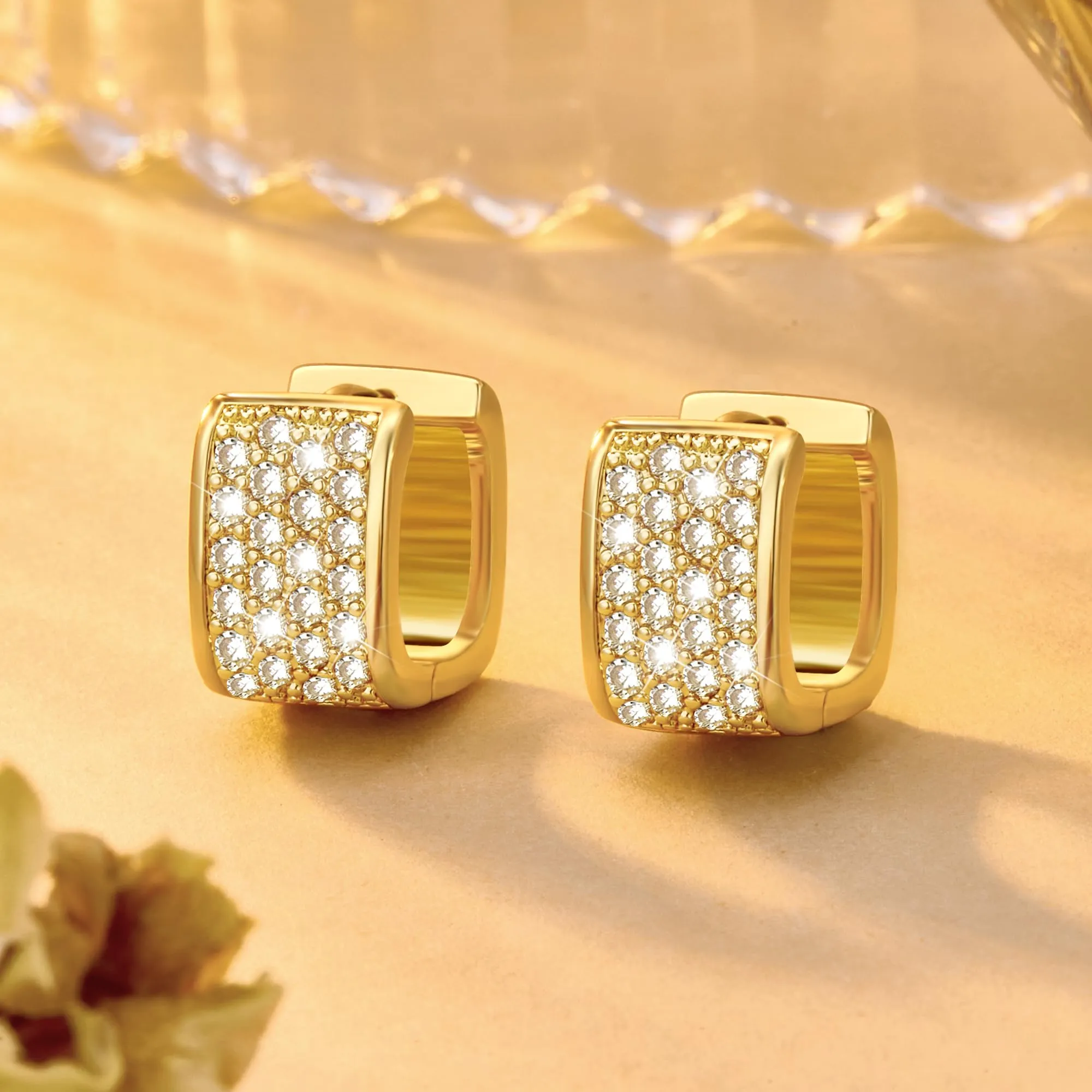 ALEXCRAFT Orecchini a cerchio rettangolari dorati con zirconi pavé E3801 - immagine 4