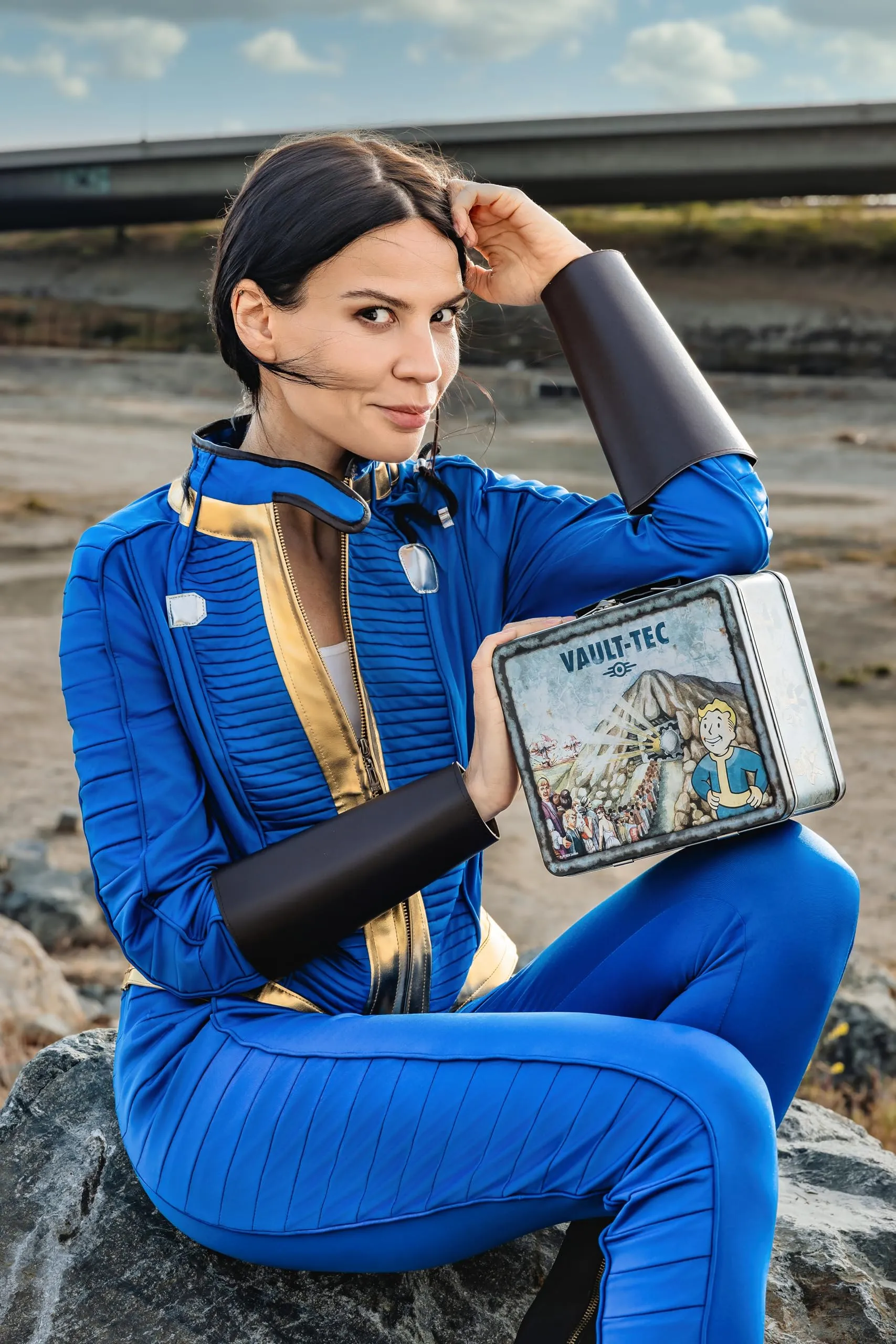 FanWraps Fallout Vault-Tec Weathered Lunch Box and Water Bottle - immagine 5