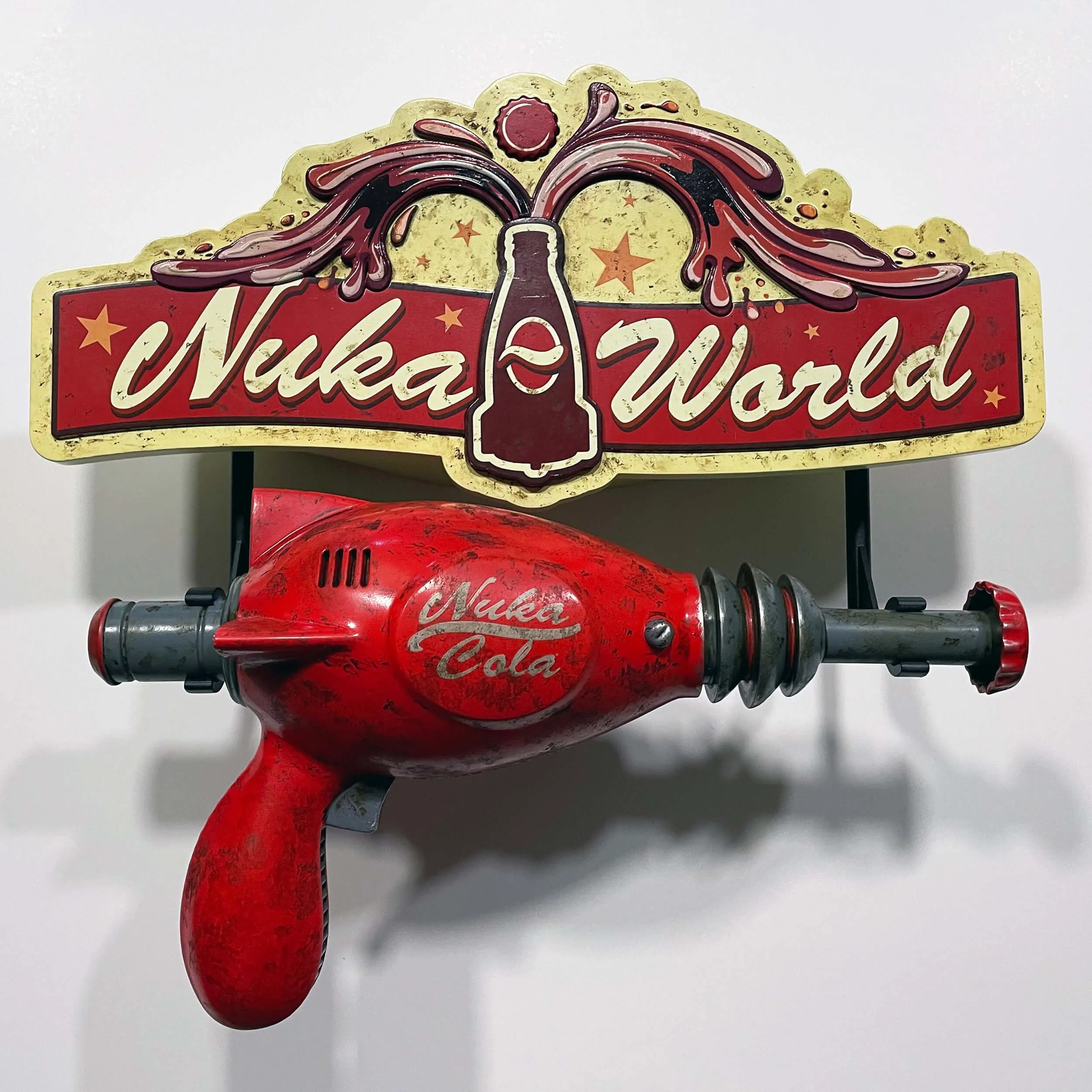 FanWraps Fallout 4 Nuka-World Thirst Zapper Life-Size Replica - immagine 10