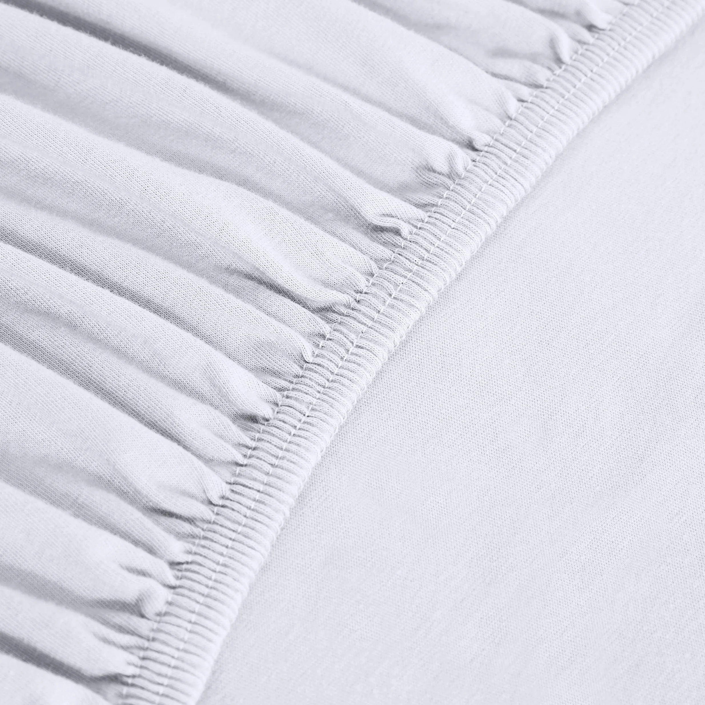 Amazon Basics Lenzuolo con Angoli Matrimoniale in Cotone Jersey, 200 x 200 cm, Bianco - immagine 2
