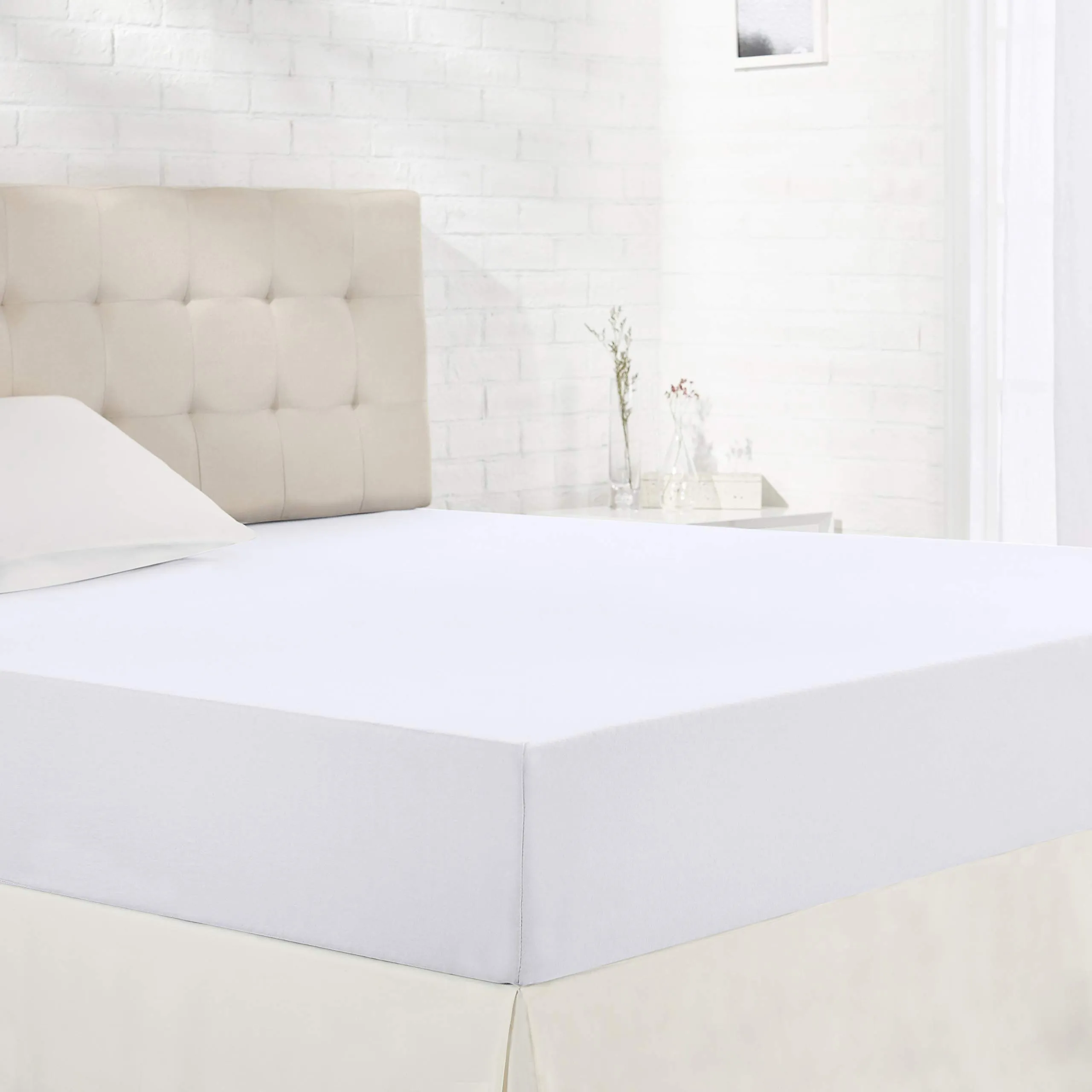 Amazon Basics Lenzuolo con Angoli Matrimoniale in Cotone Jersey, 200 x 200 cm, Bianco - immagine 5