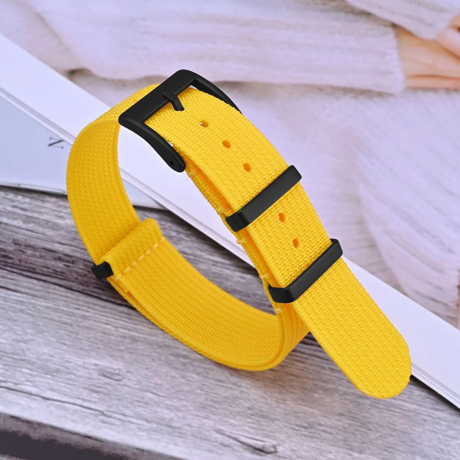 ANNEFIT Cinturino per Orologio in Nylon 20mm con Fibbia Nera in Acciaio Inossidabile (Giallo) - immagine 8