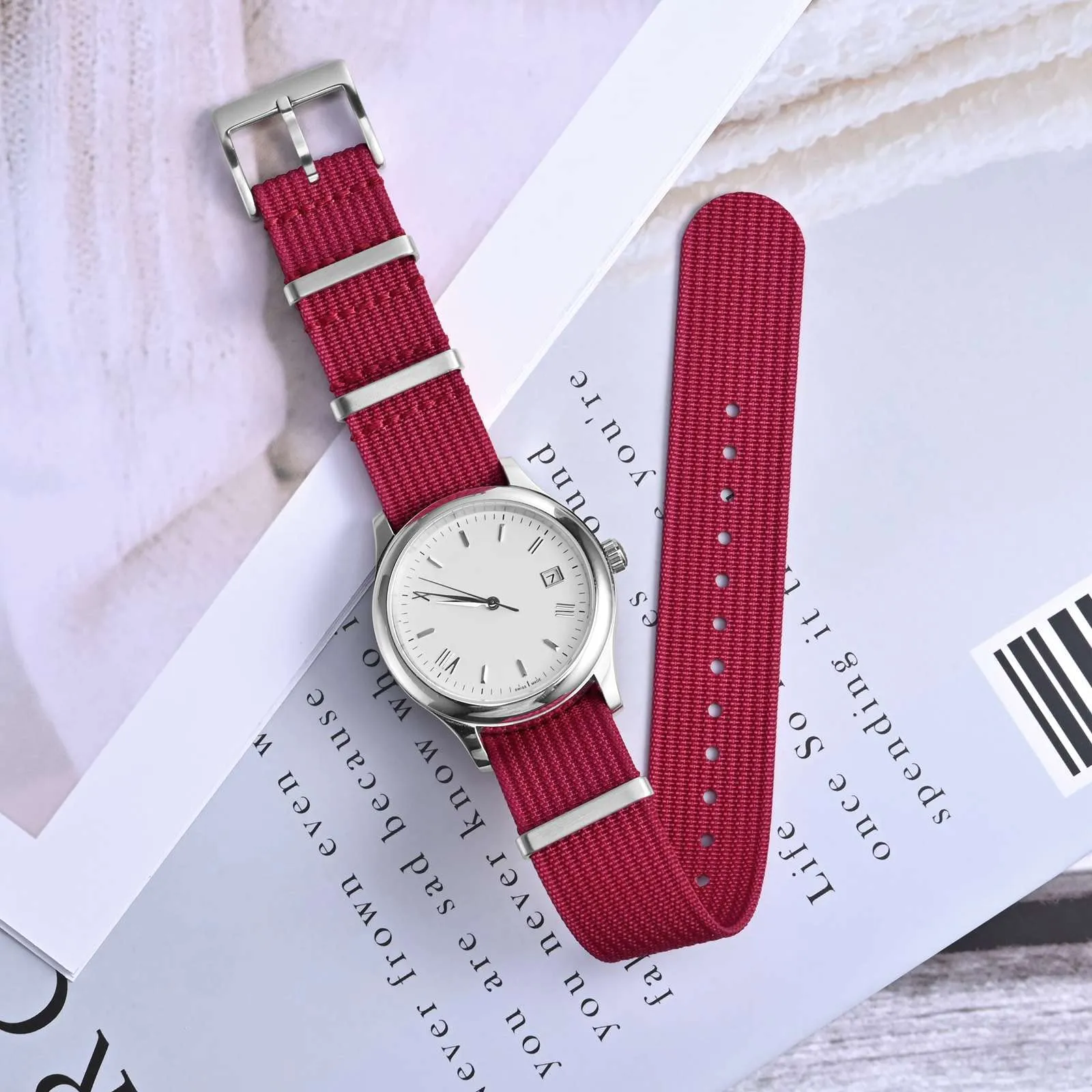 ANNEFIT Cinturino per Orologio in Nylon 20mm con Fibbia in Acciaio Inossidabile (Rosso) - immagine 2