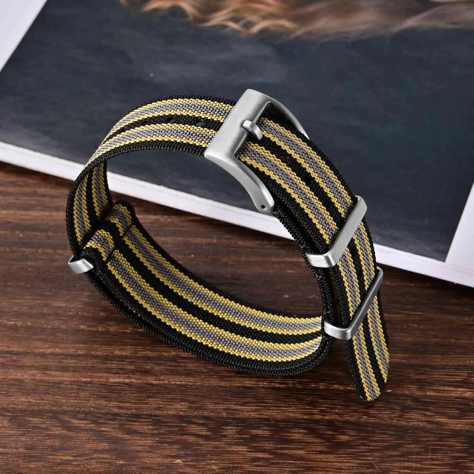 ANNEFIT Cinturino per Orologio in Nylon 18mm con Fibbia in Acciaio Inossidabile (Nero/Cachi/Grigio) - immagine 7