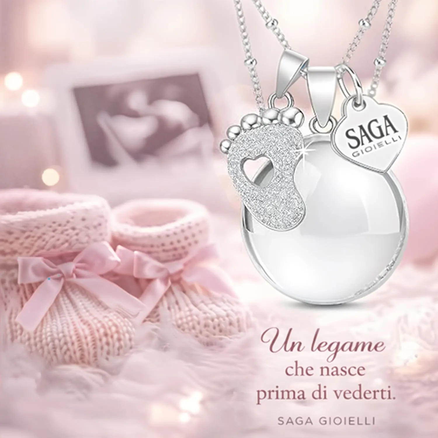 Saga Gioielli Collana Chiama Angeli Gravidanza Lunga con Ciondolo Piedino Cristalli - immagine 2