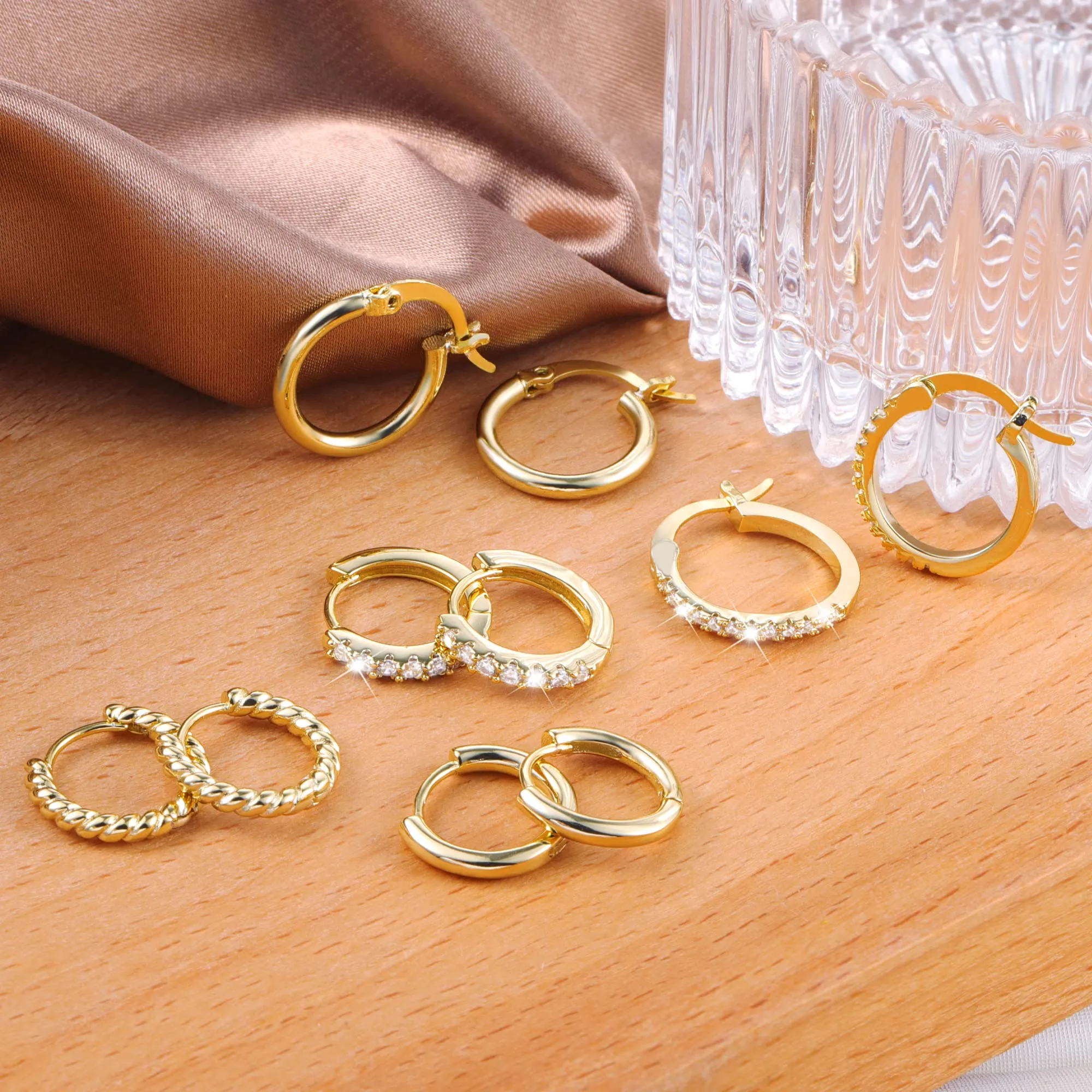 ALEXCRAFT Set di 6 paia di orecchini a cerchio Huggie, Oro 14 carati, Ottone, 15mm-16mm - immagine 7