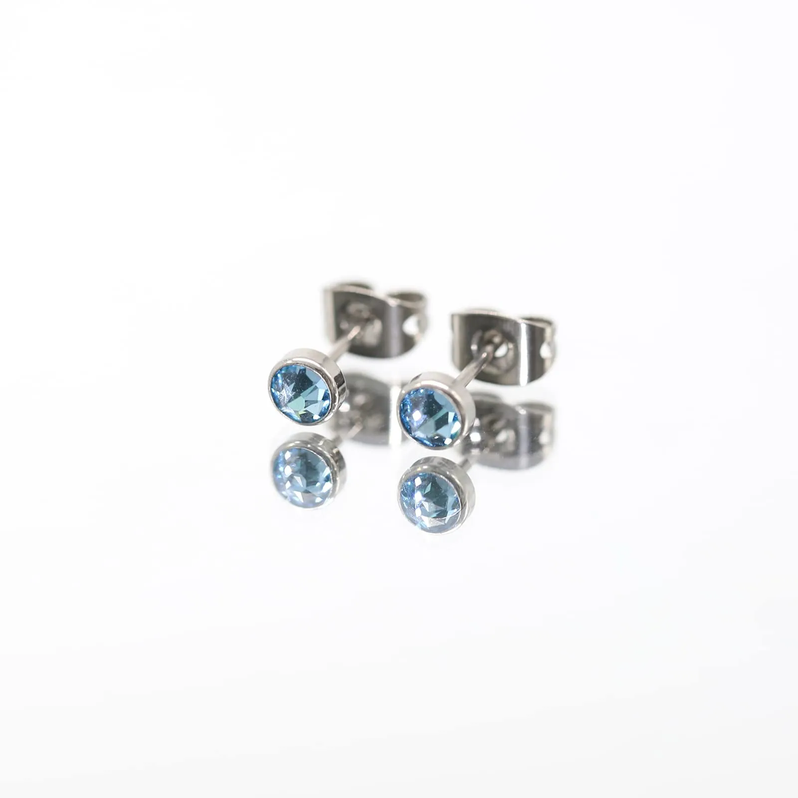 Artskin Orecchini a bottone in titanio G23 con zirconi ipoallergenici, 7 mm - immagine 7