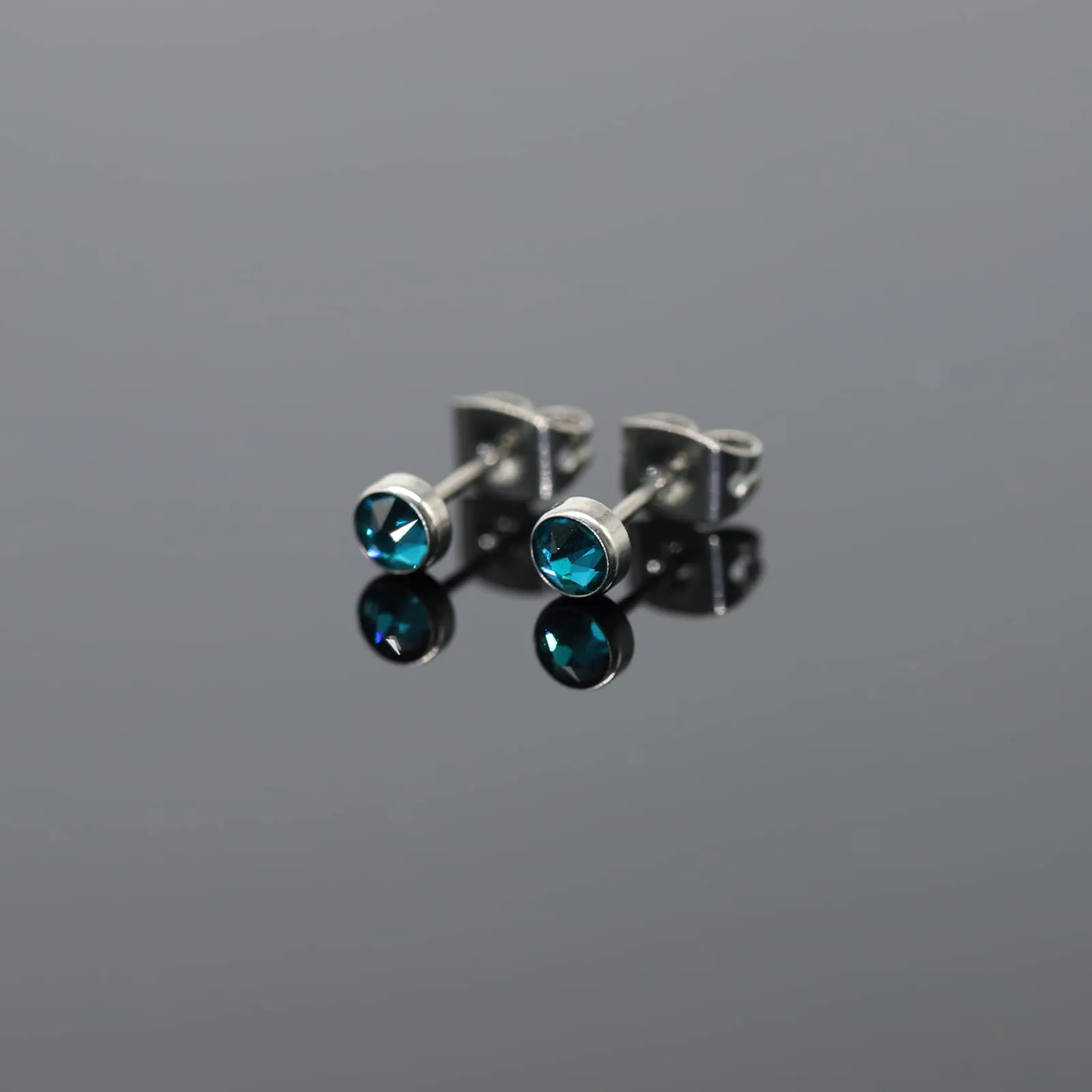 Artskin Orecchini a bottone in titanio zircone blu ipoallergenici 5 mm - immagine 7