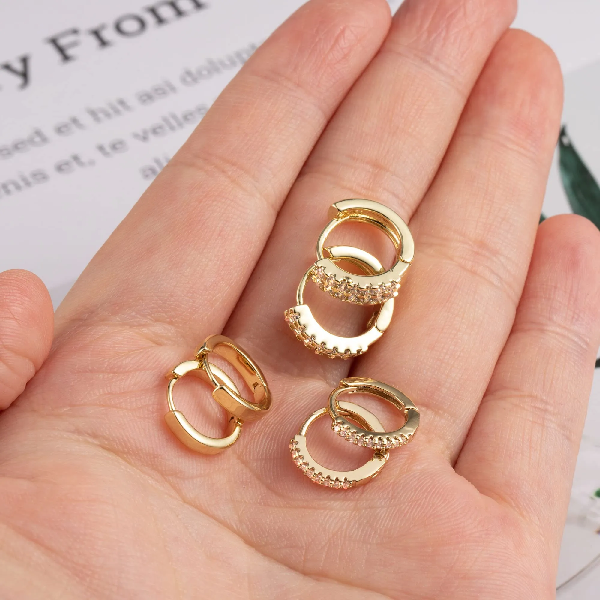 ALEXCRAFT 3 Paia Orecchini a Cerchio Huggie Oro 14K e Zirconi Misti - immagine 8