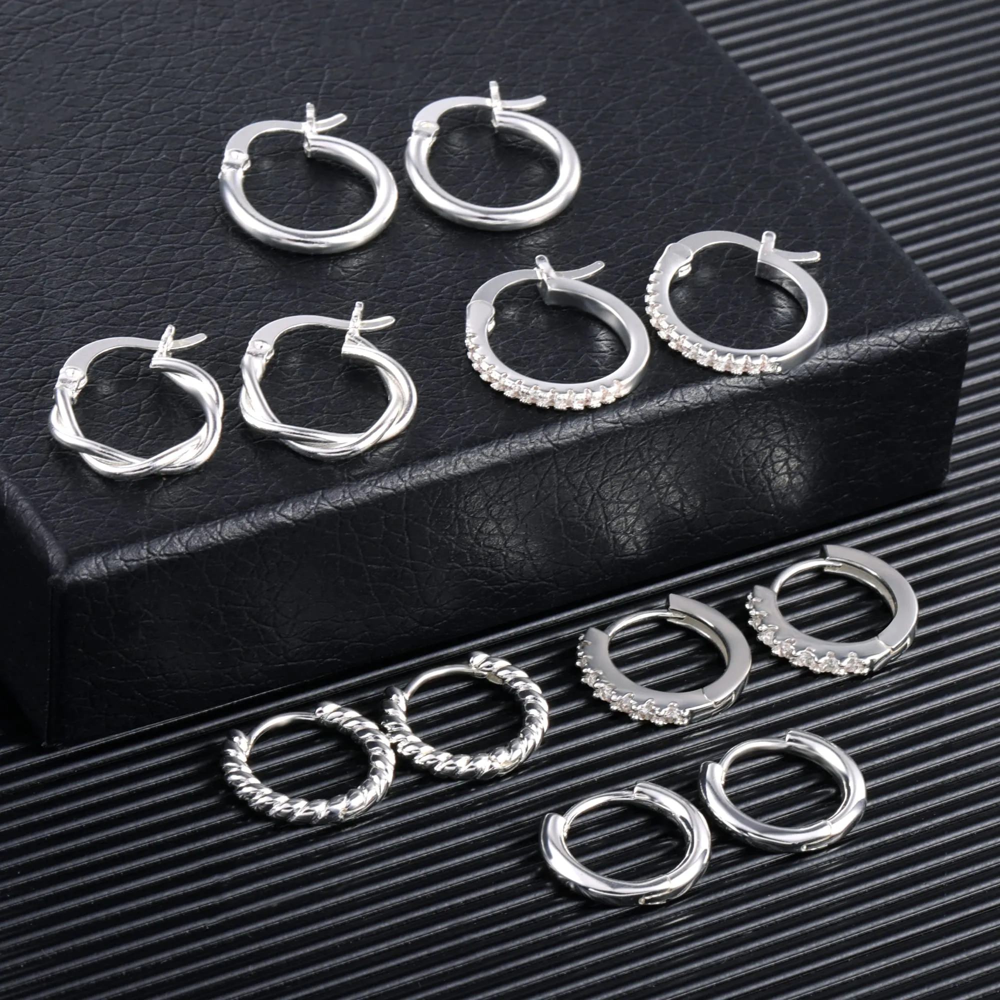 ALEXCRAFT Orecchini a cerchio Huggie in argento, Set da 6 paia - immagine 4