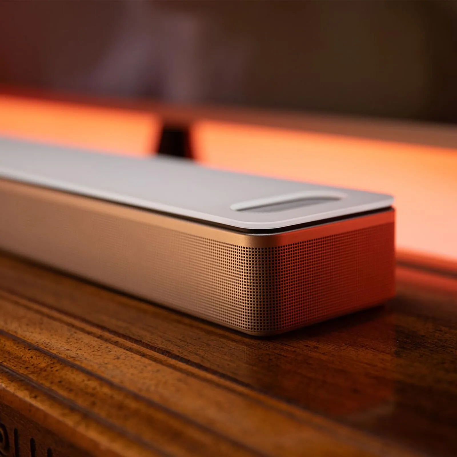 Bose Smart Ultra Soundbar con Dolby Atmos, Alexa e AI, Bianco - immagine 4