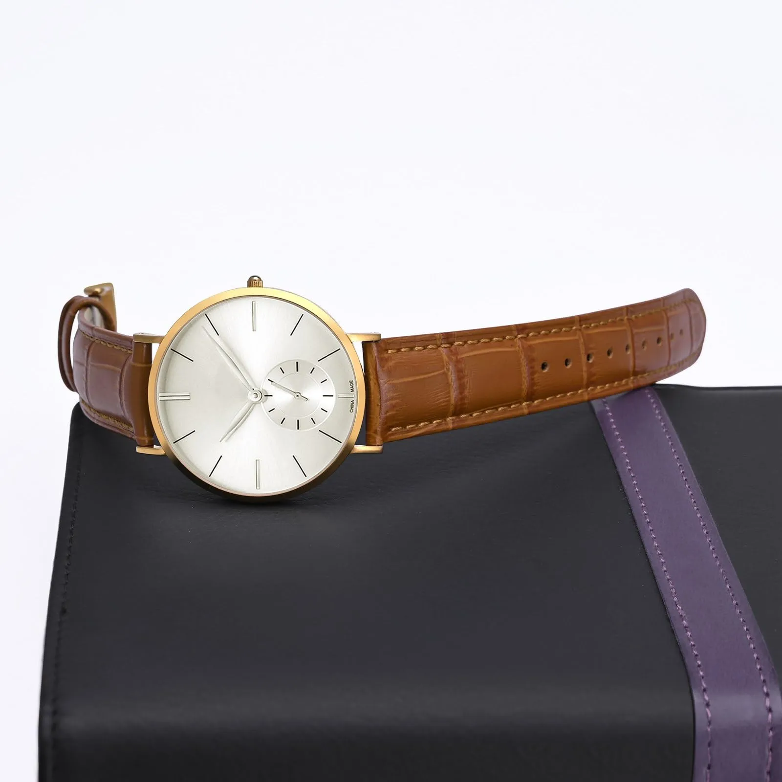 BISONSTRAP Cinturino per Orologi 22mm in Pelle Goffrata Alligatore, Marrone Toffee con Fibbia Nera - immagine 8