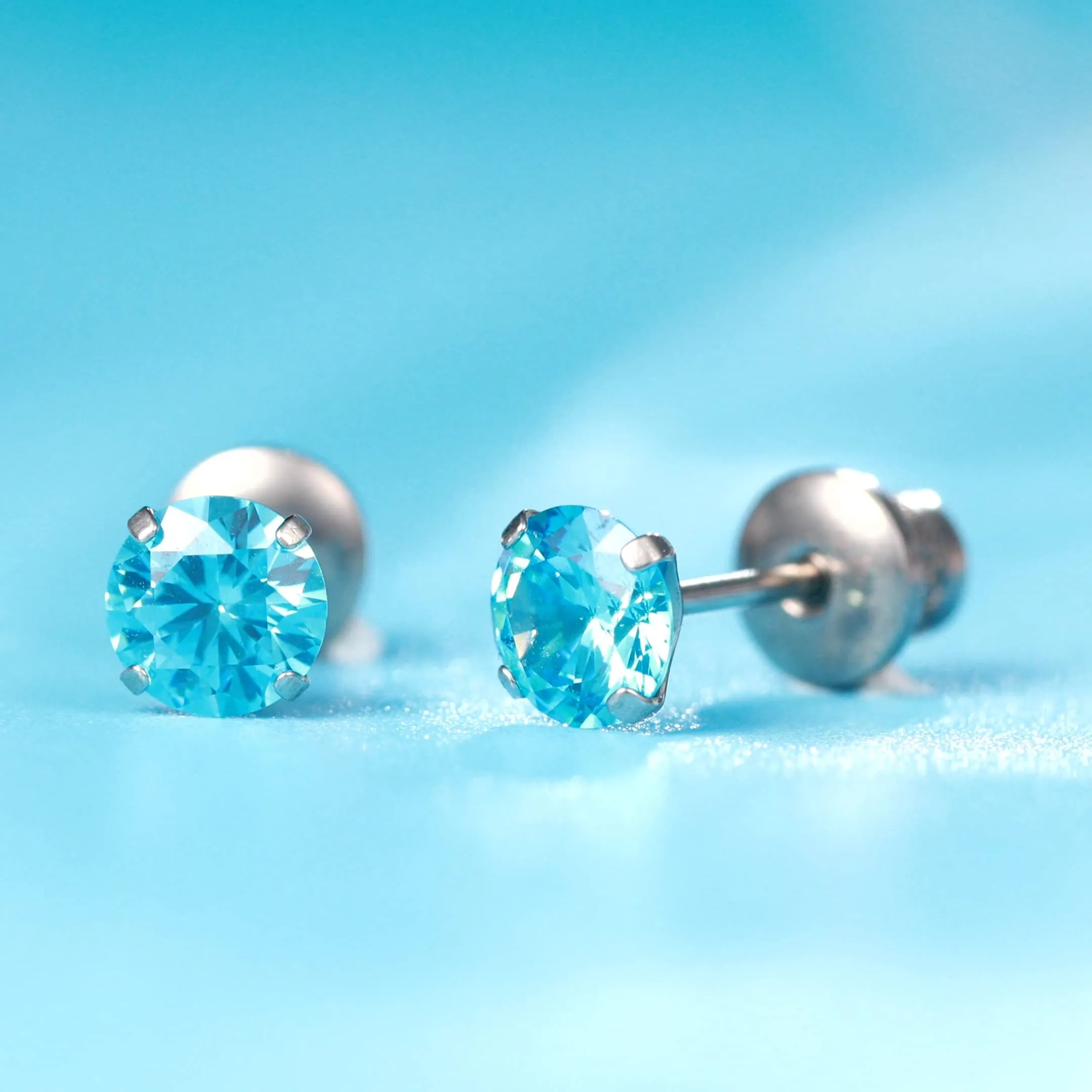 Limerencia G23 Orecchini in Titanio con Diamante e Retro a Vite, 5mm, Acquamarina - immagine 8