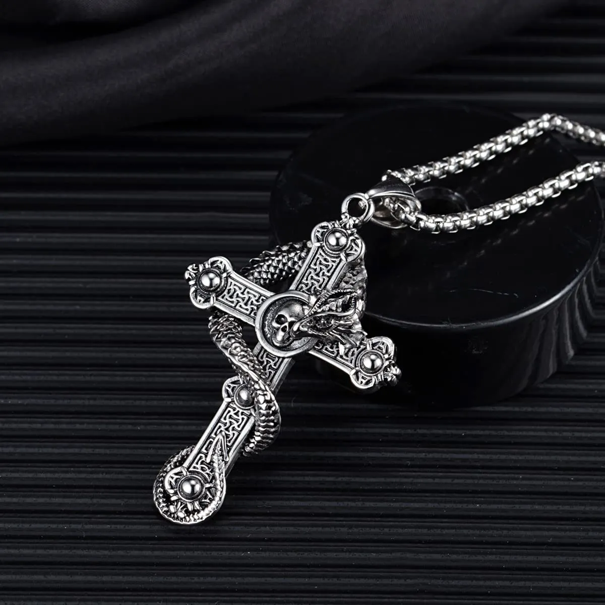 KONFEN Collana Croce e Cranio in Acciaio Inossidabile, 70cm - immagine 2