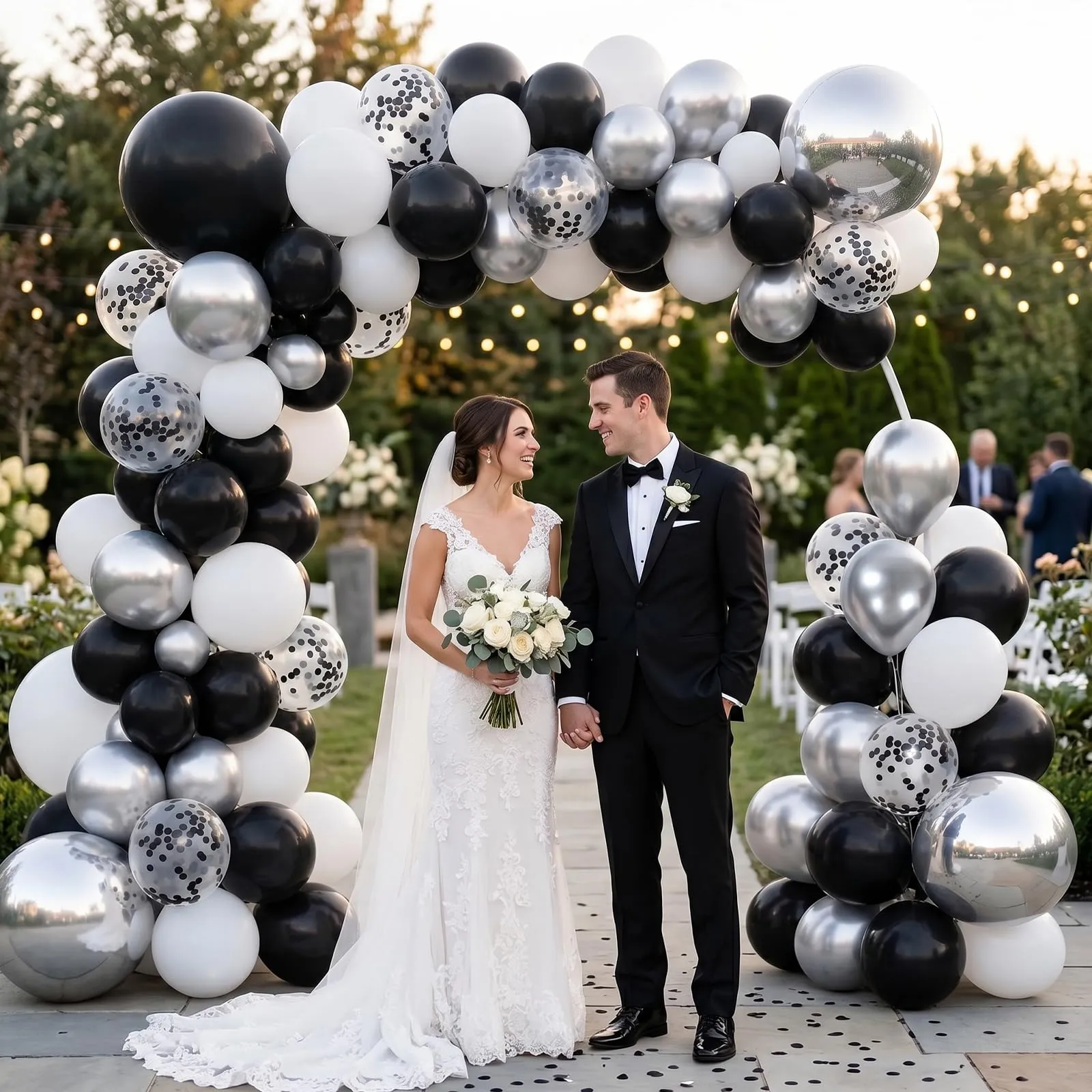 Netnology Set di 68 Palloncini 12 Pollici Nero, Bianco e Argento con Coriandoli - immagine 5
