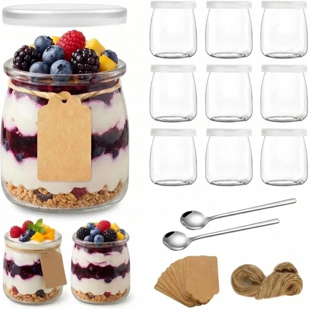 Ruikcoll Vasetti in Vetro per Yogurt e Dessert 200 ml, Set da 12 Pezzi con Tappi PE, Etichette Kraft e Cucchiai Dorati - immagine 1
