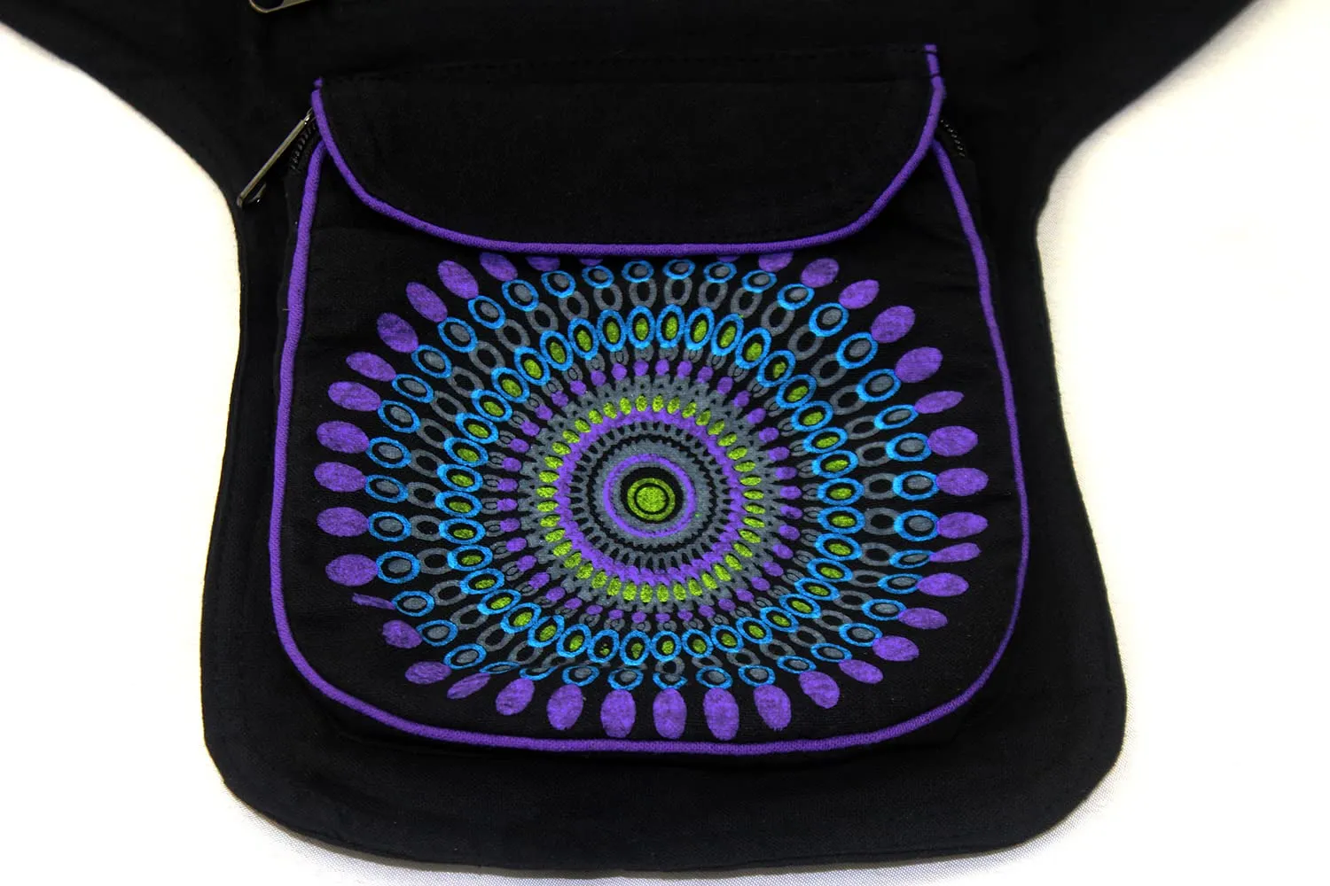 Furein Marsupio in tessuto casual con motivi etnici, 3 tasche con chiusura a zip, tracolla regolabile, 18 x 16 x 3 cm, Mb-1 Viola - immagine 3