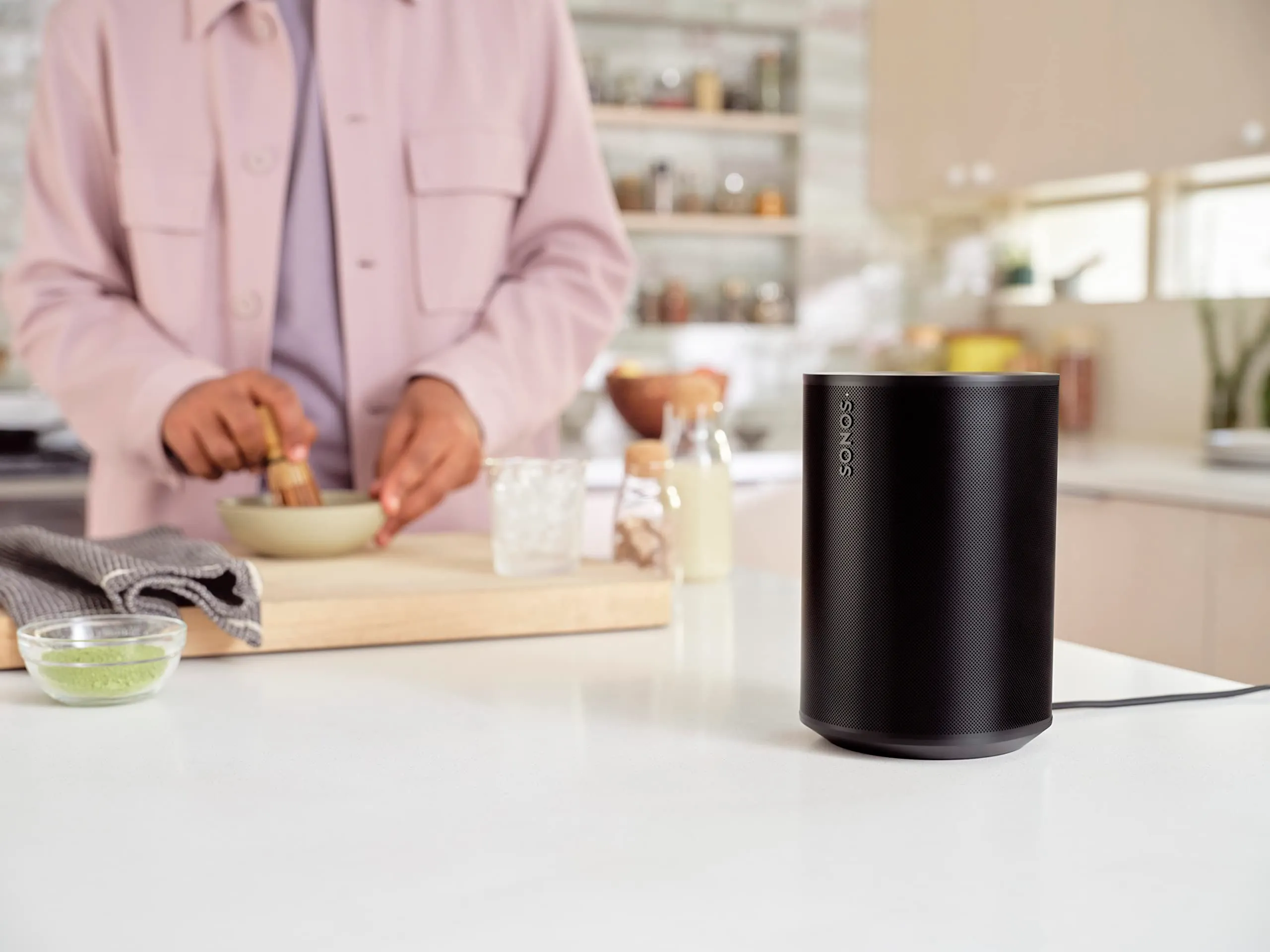 Sonos Era 100 Smart Speaker con Wi-Fi, Bluetooth e Amazon Alexa - Nero - immagine 8