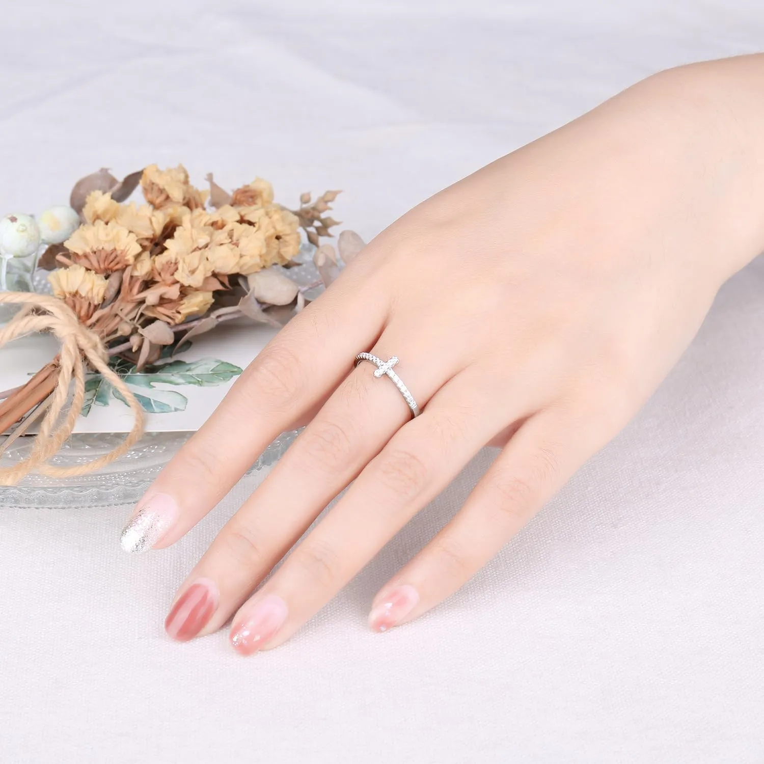 JewelryPalace Anello Donna placcato oro bianco 14K con Croce Laterale e Diamanti Simulati, Misura 14.5 - immagine 4