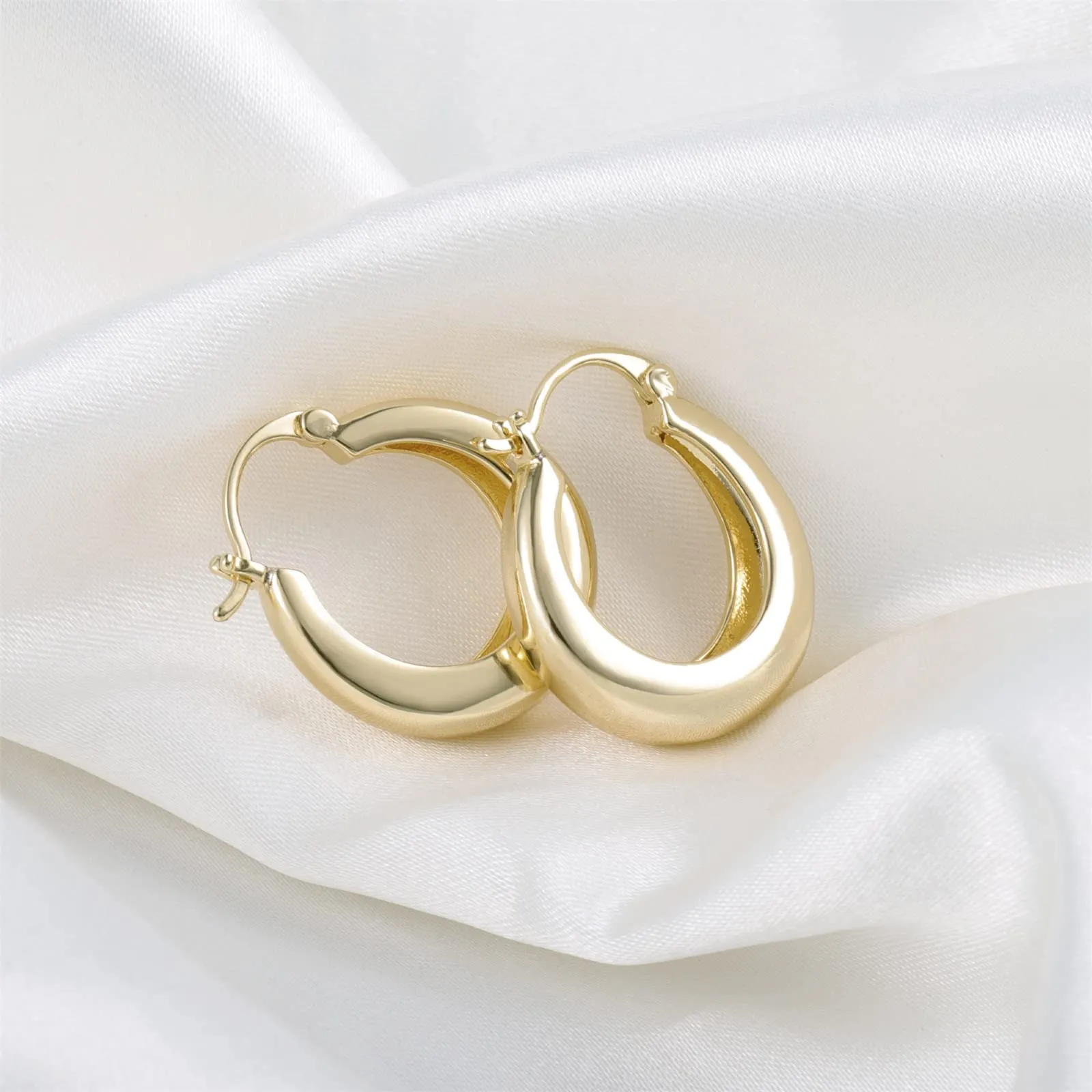 KISSPAT Orecchini a Cerchio Chunky in Oro 14K Placcato E2410 - immagine 4