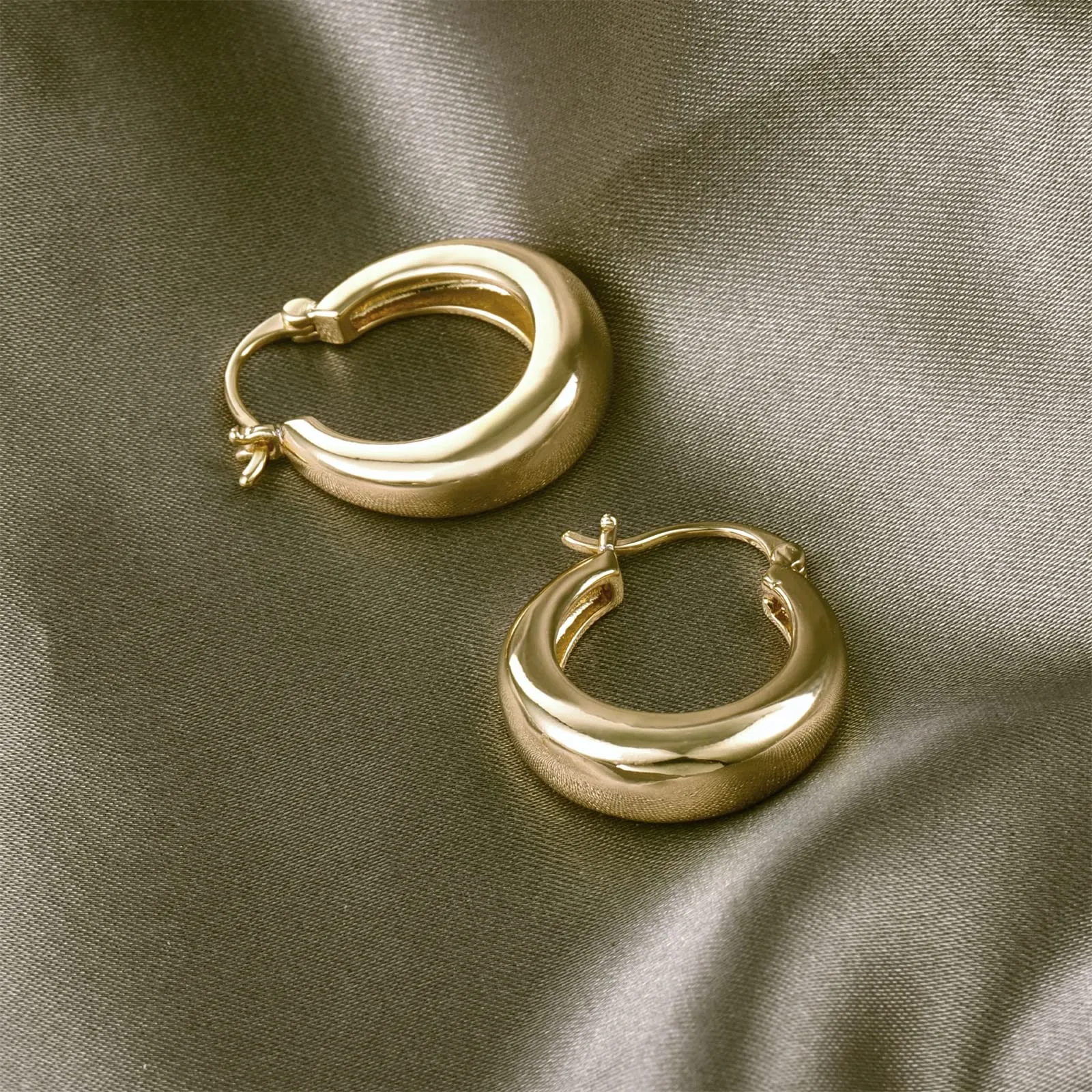 KISSPAT Orecchini a Cerchio Chunky in Oro 14K Placcato E2410 - immagine 5