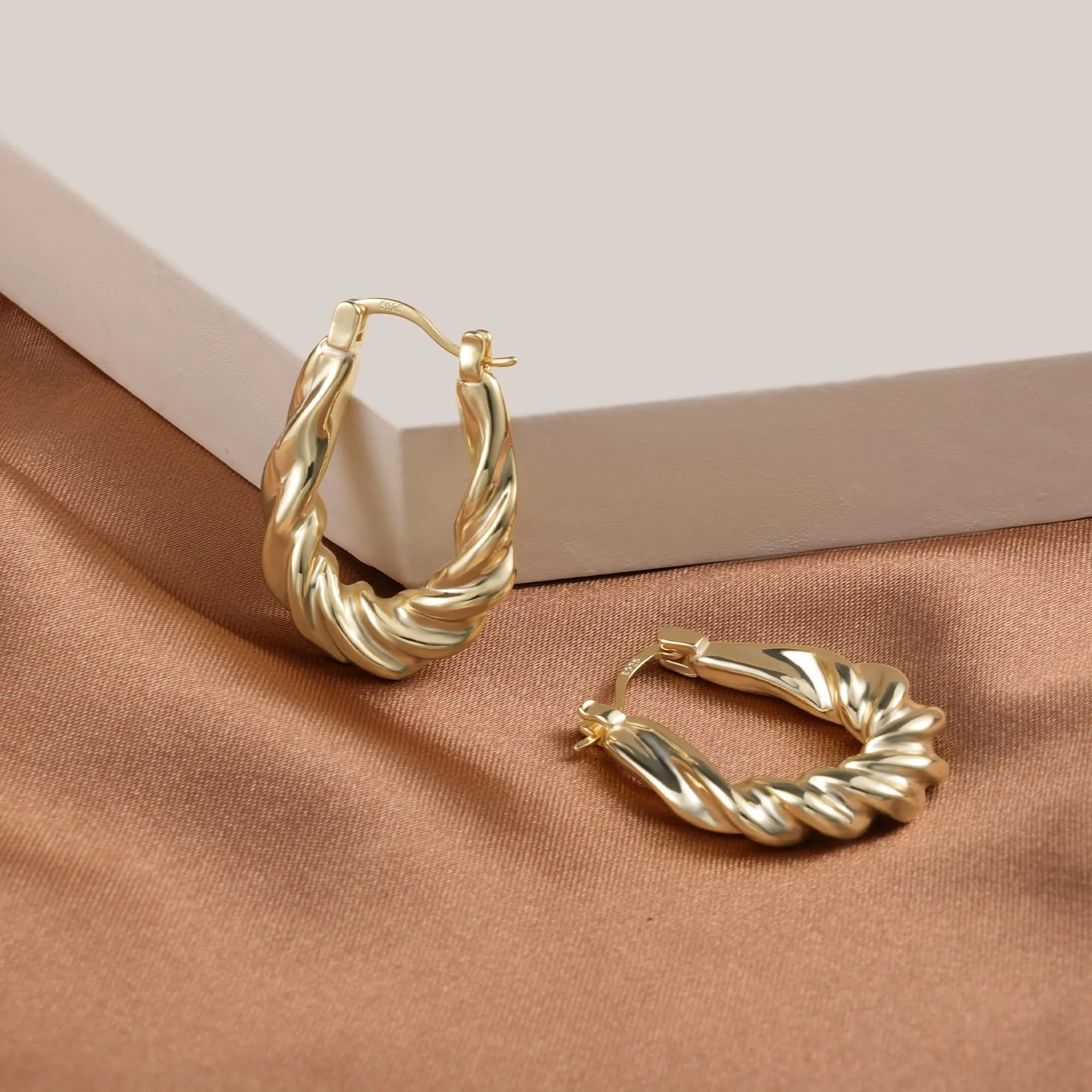KISSPAT Orecchini a Cerchio Ovali Intrecciati Chunky in Oro 14K, 20 mm - immagine 7