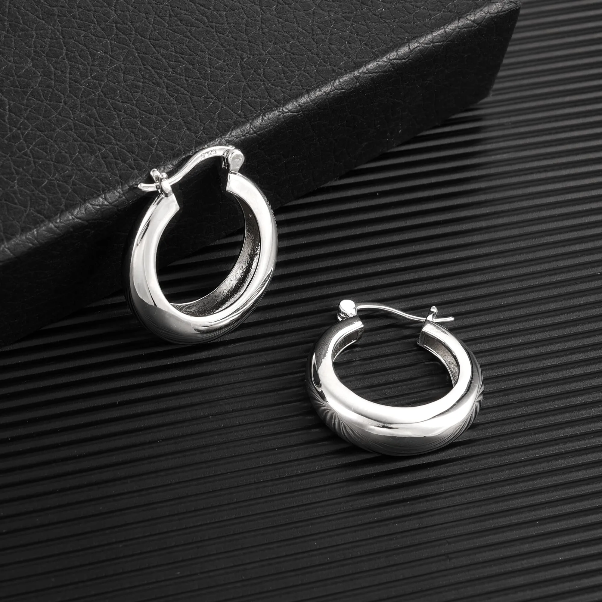 KISSPAT Orecchini a Cerchio Spessi in Argento KPDE820S, 6mm - immagine 5
